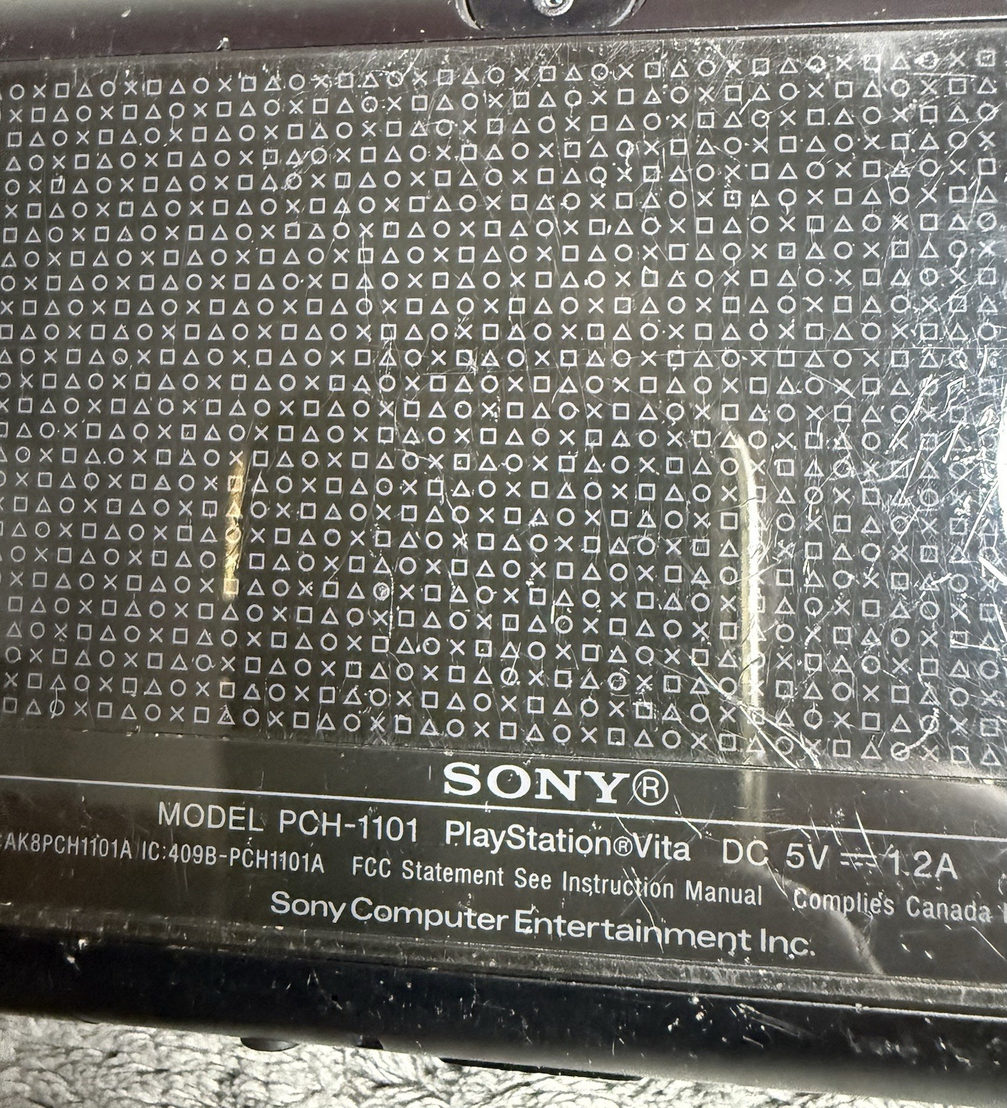 Sony PlayStation Portable PS Vita PCH-1101 Black With Charger 3 Games