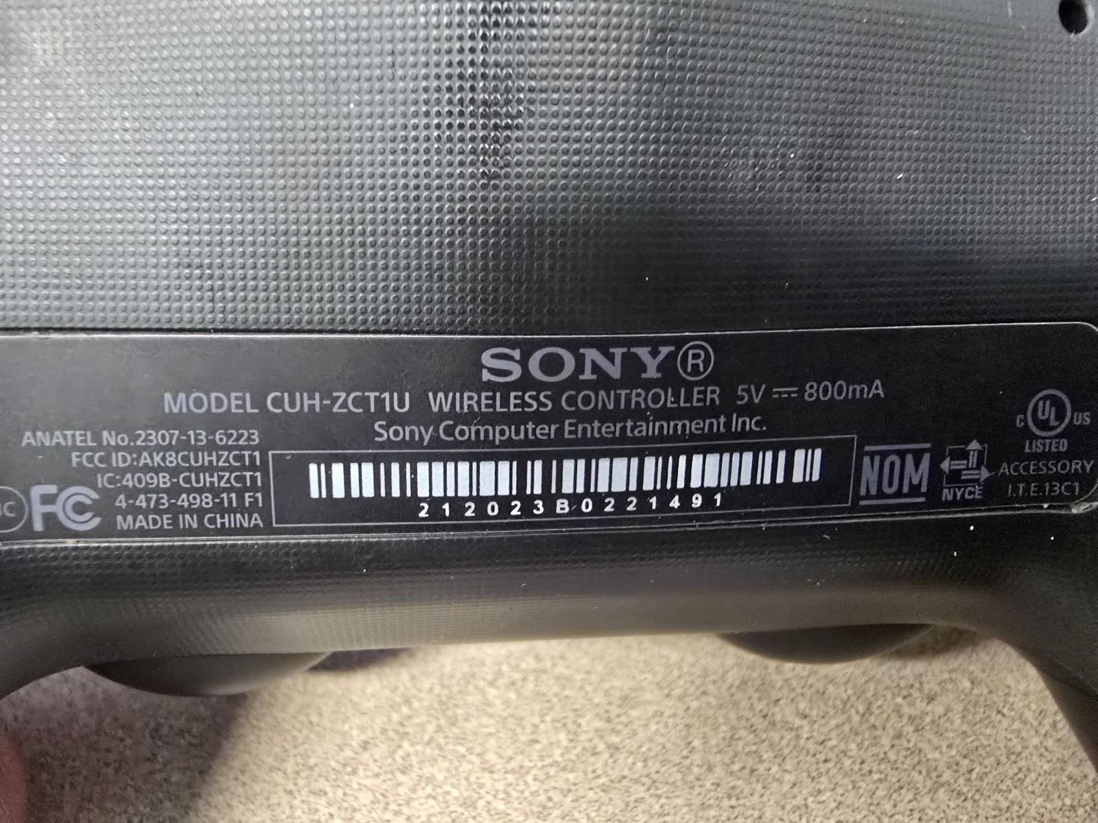 Sony PlayStation 4 500GB Jet Black Console + 2 Controllers & Original Box PS4