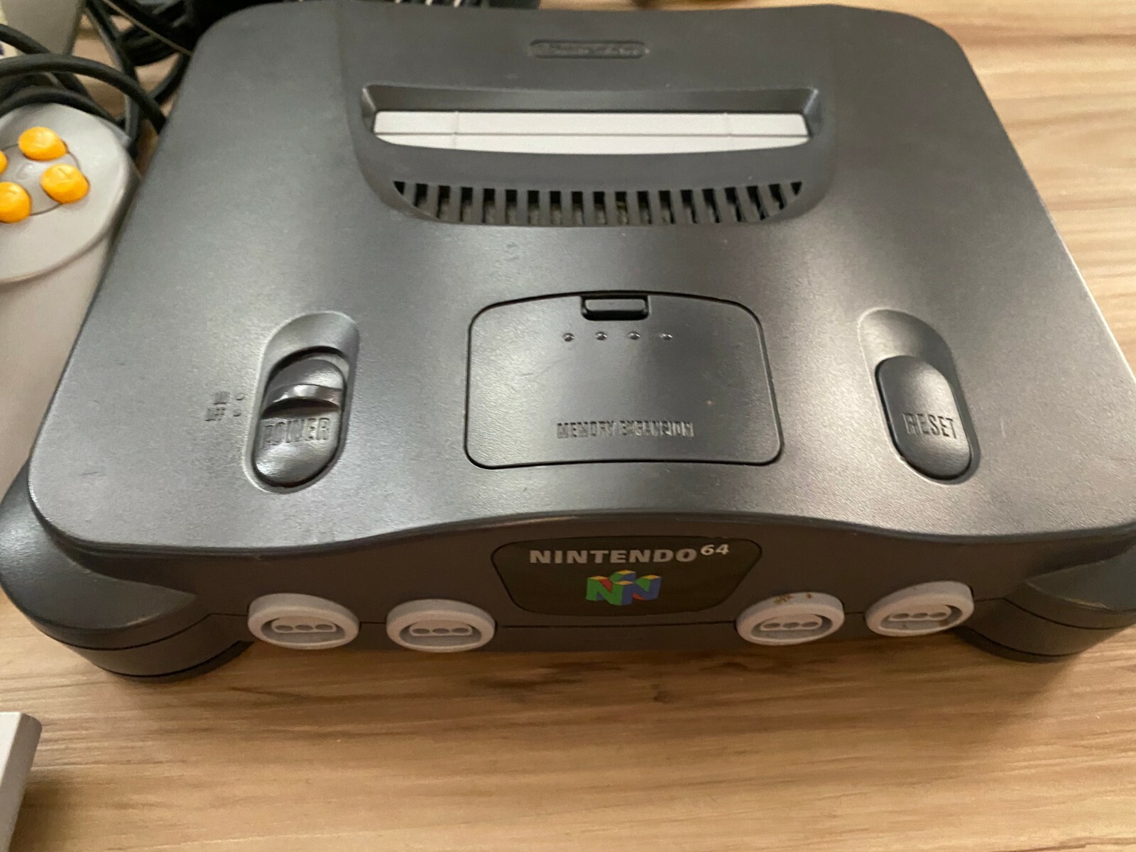 Nintendo 64 + Rumble Pak + Expansion Pak + Memory Card + 2 Controllers