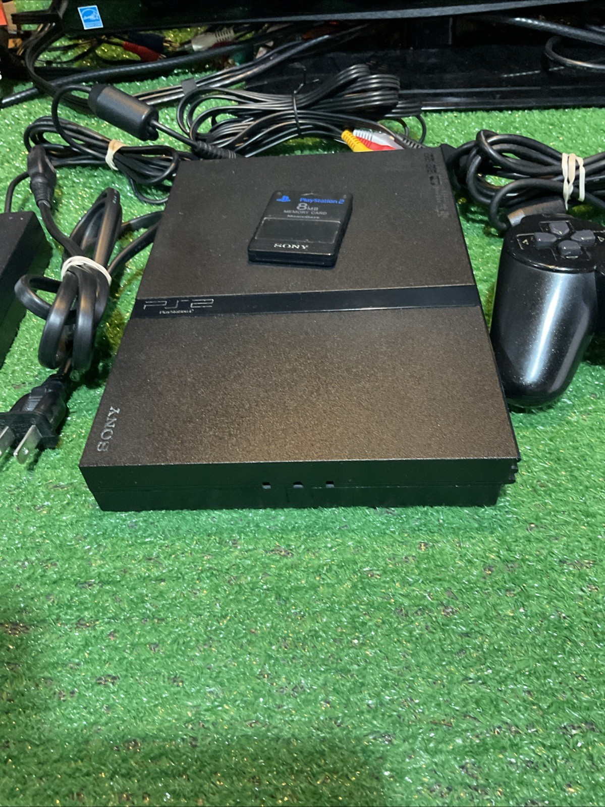 Sony PlayStation 2 Slim Console SCPH-77001 W/ Controller, Cables, 8MB Card, Game