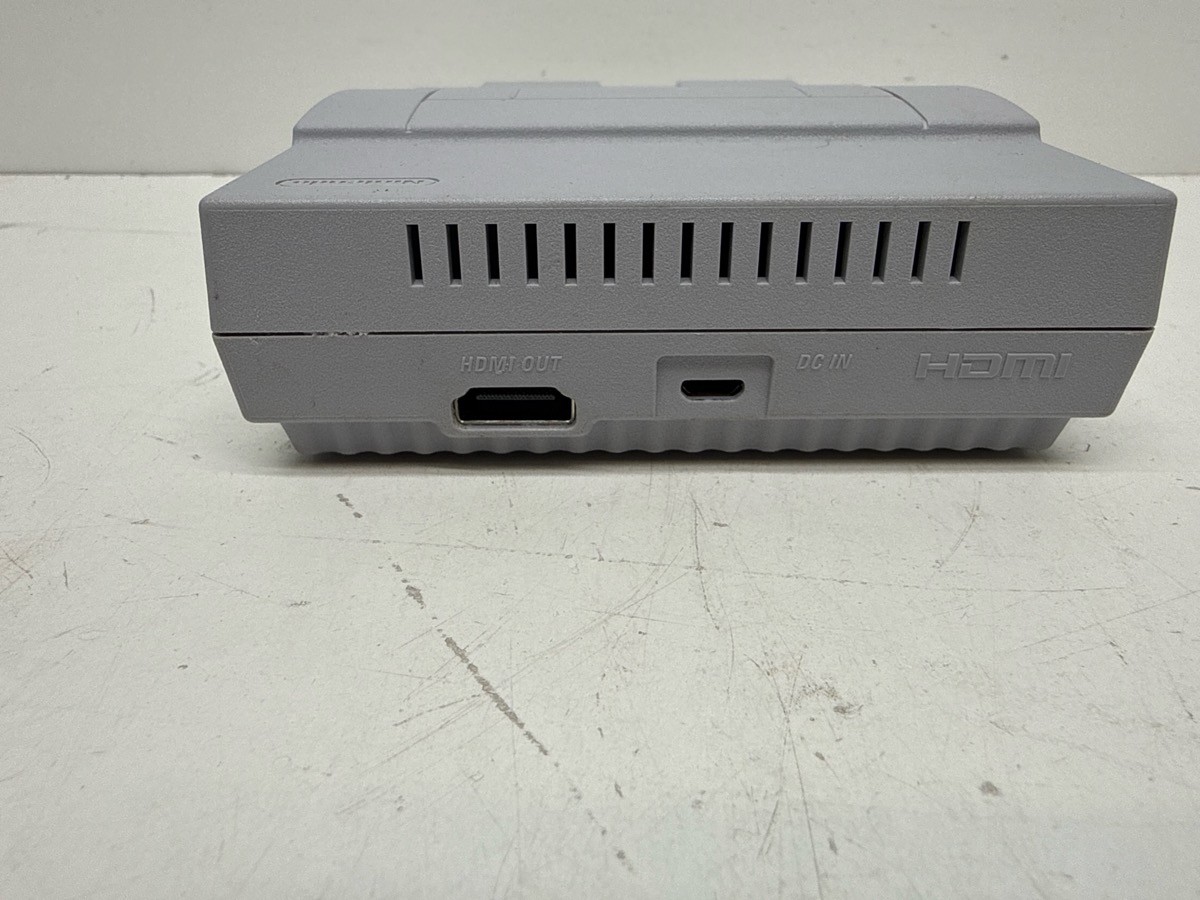 NINTENDO SUPER NINTENDO – CLV201 CONSOLE (P28019659)