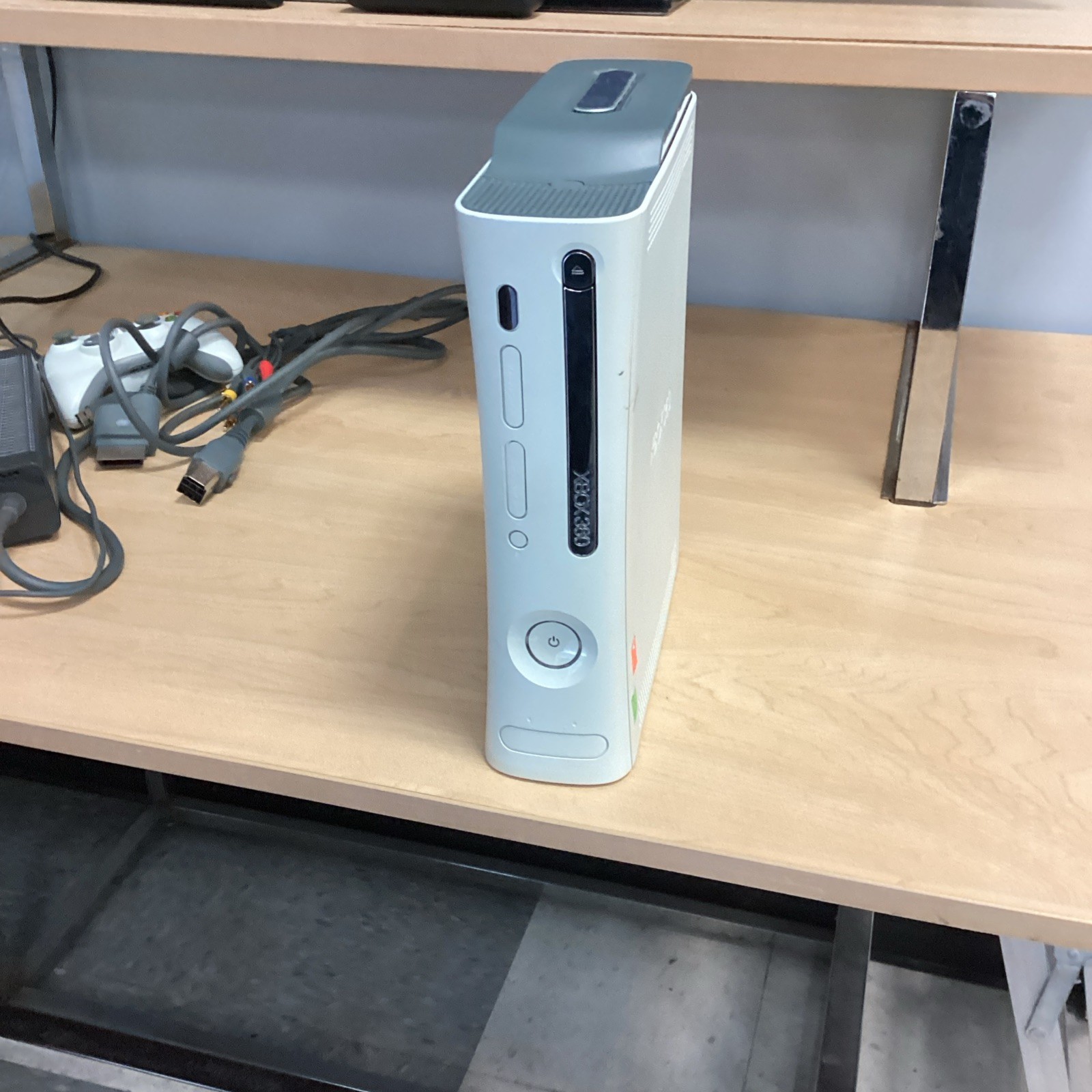 Microsoft Xbox 360 Pro 20GB Console – Matte White