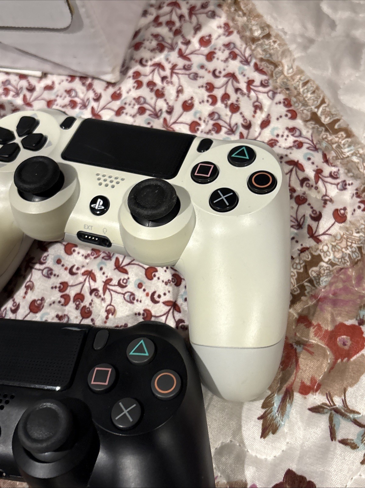 SONY PLAYSTATION 4 PRO CUH-7015B IN «NOT FOR RESALE» BOX (2 Controllers) Cords