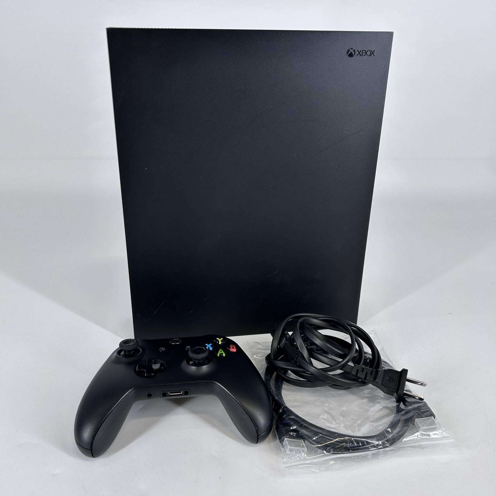 Microsoft Xbox One X Console Black 1TB w/ Controller/HDMI – Good w/ Smoke Odor