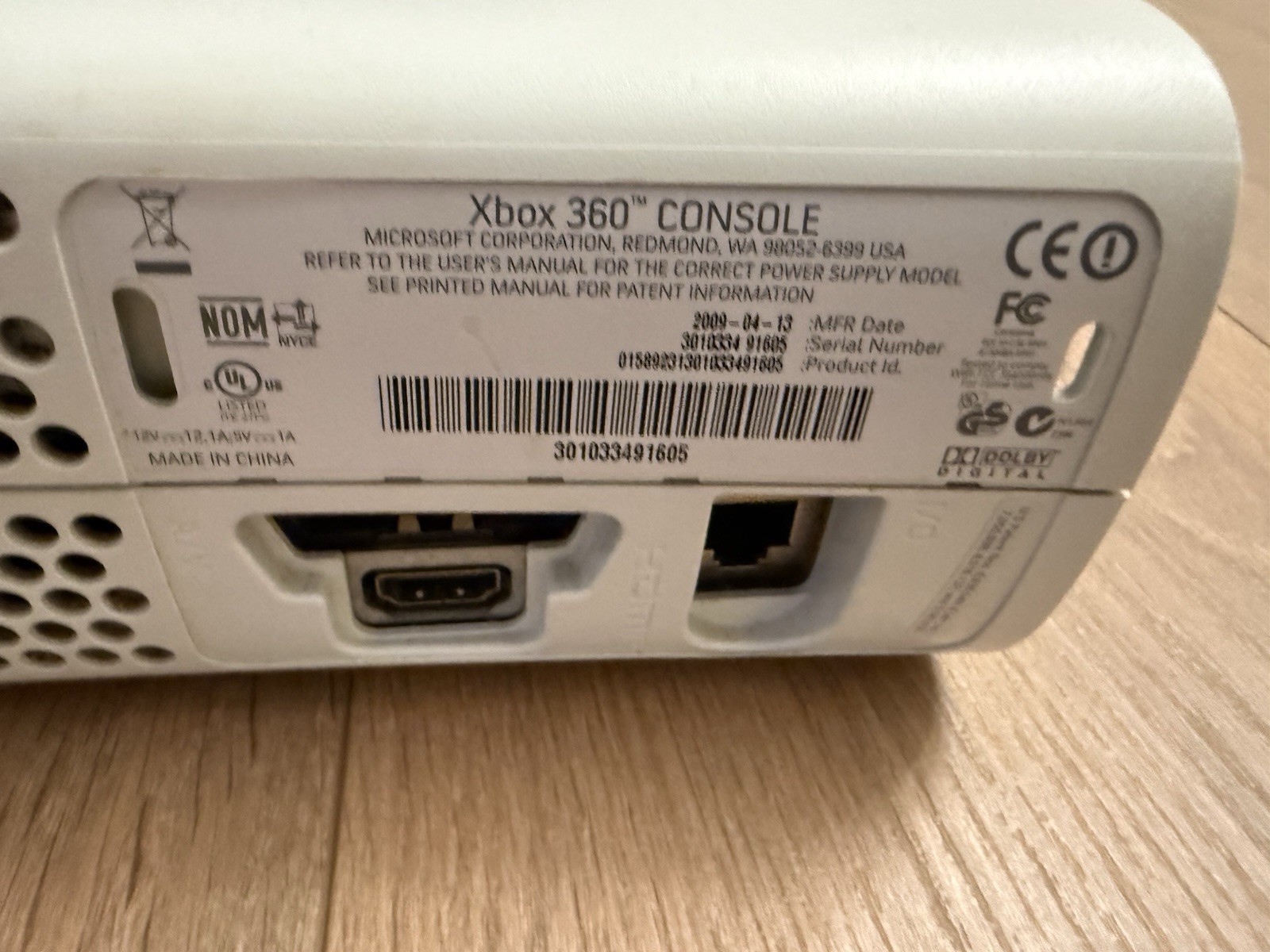 Microsoft Xbox 360 White Console FOR PARTS REPAIR AS IS Broken Disc Tray