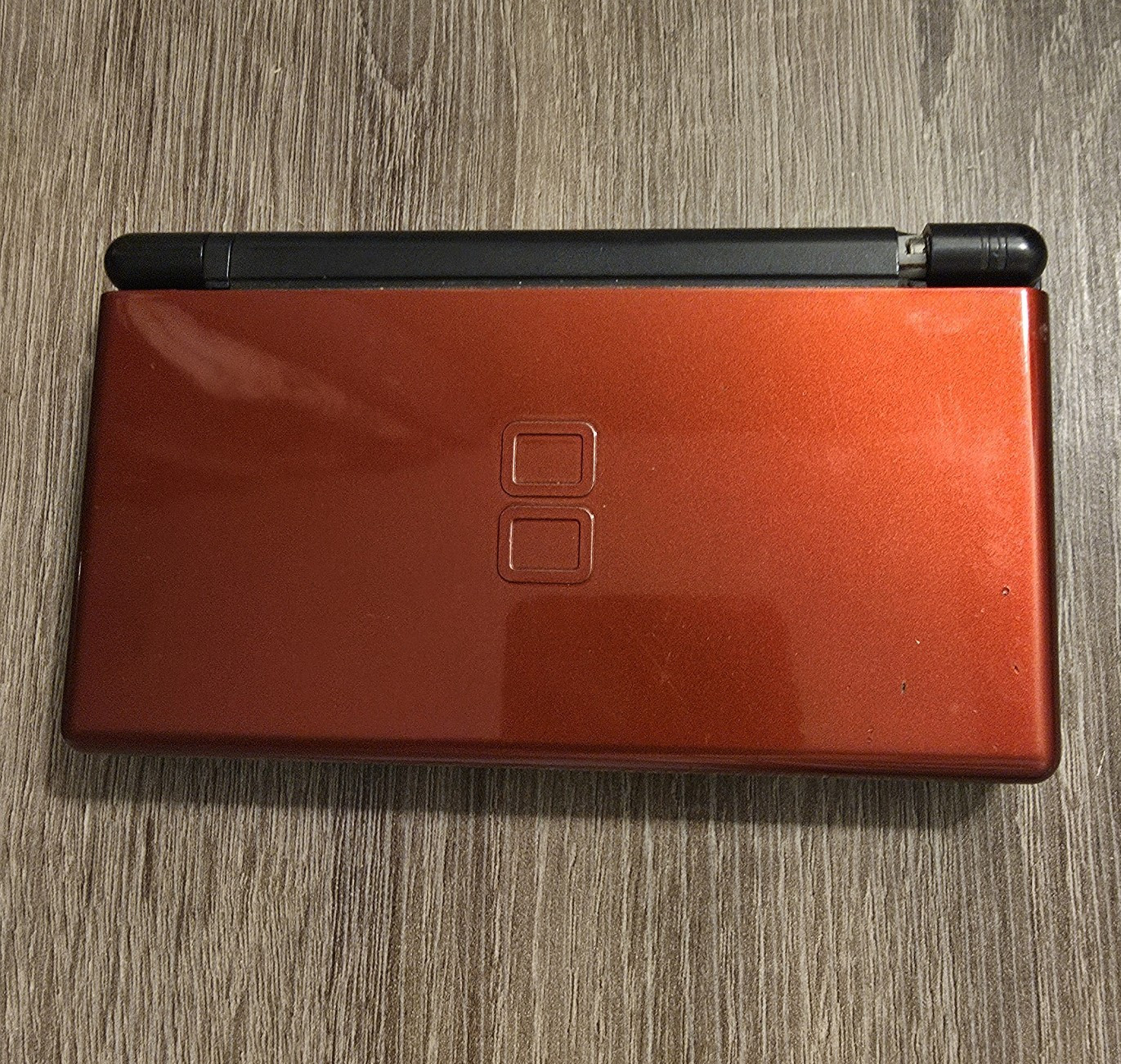 Nintendo DS Lite Handheld System Red/Black Touchscreen Headphone Jack