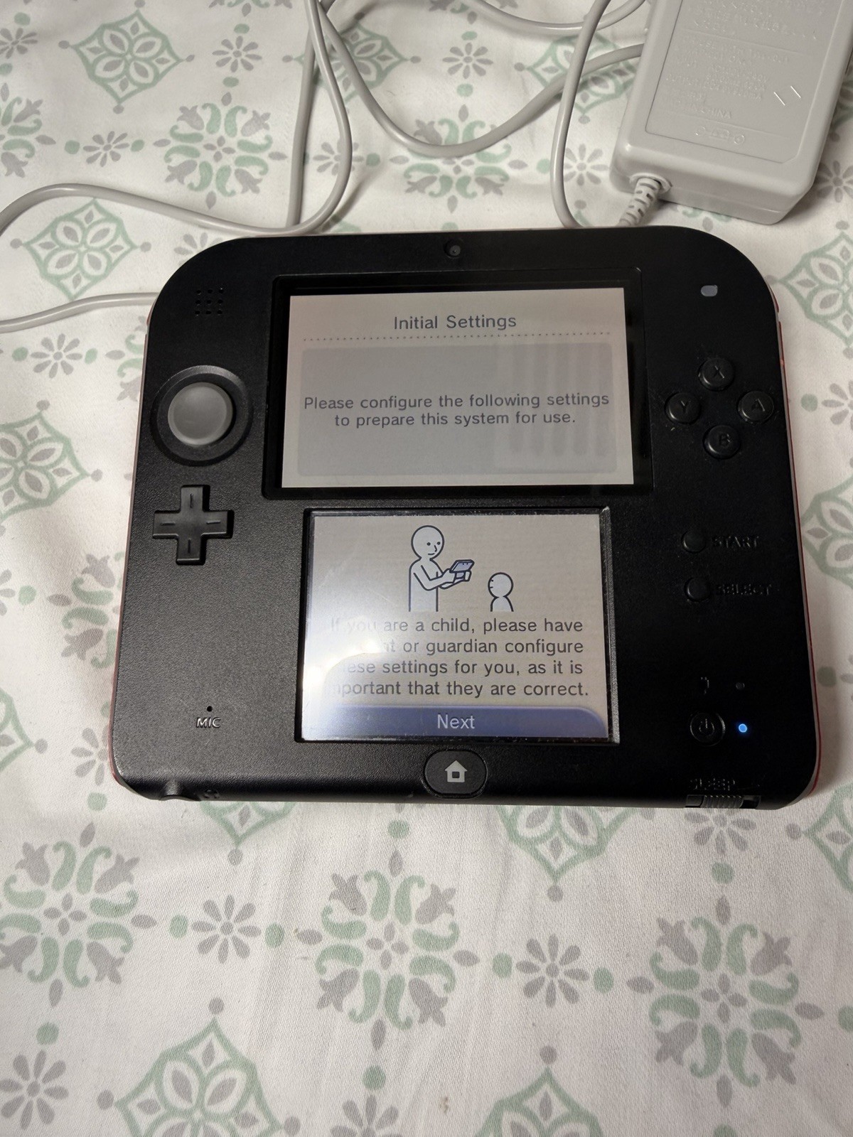 Nintendo 2DS Console Red Black Bundle w/ Charger Case & Super Mario 64 DS Tested