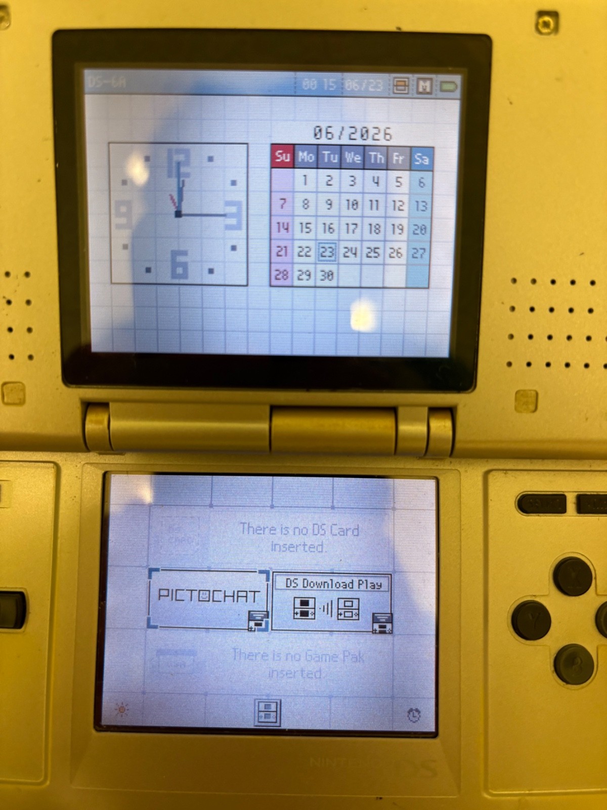 Nintendo DS Silver Handheld System – Good Condition! – TESTED AND WORKING (6A)