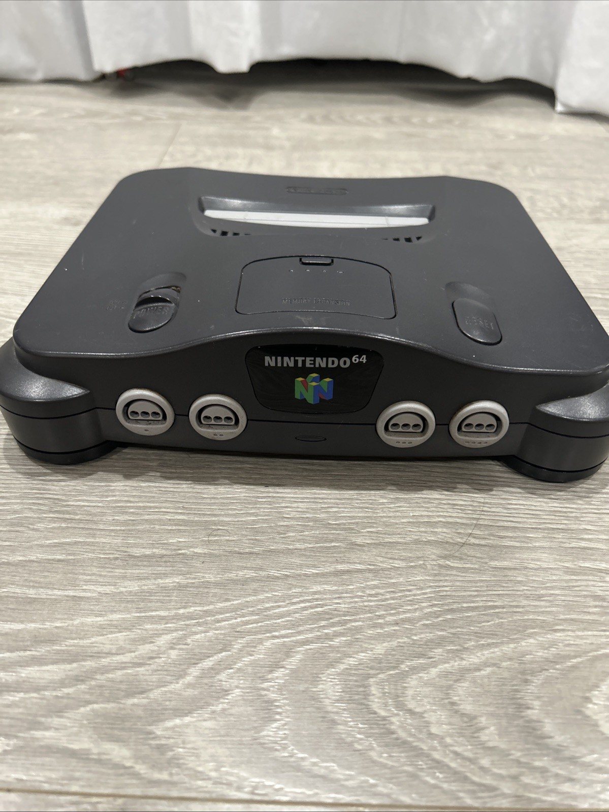 Nintendo N64 Video Game System Console NO SOUND Bundle w/ Controller & 8 Games