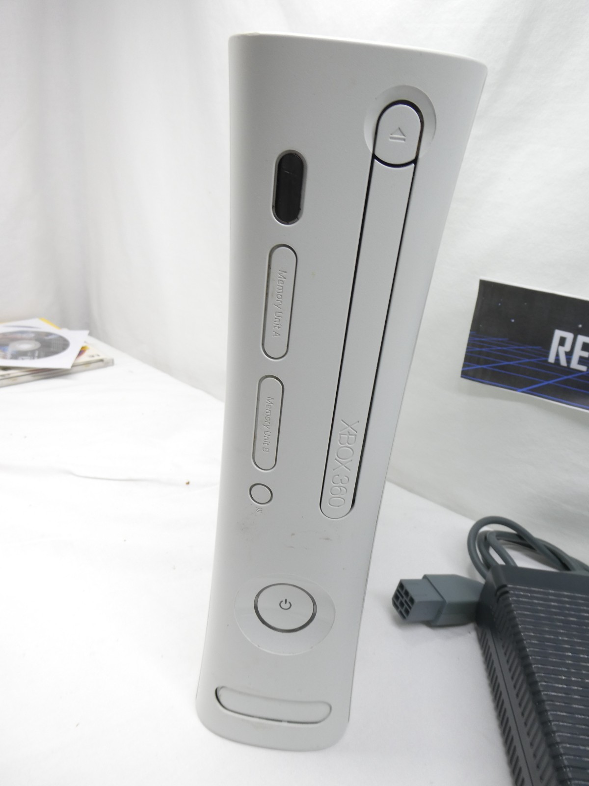 Microsoft Xbox 360 Pro 20GB Console – Matte White Tested Working with controller