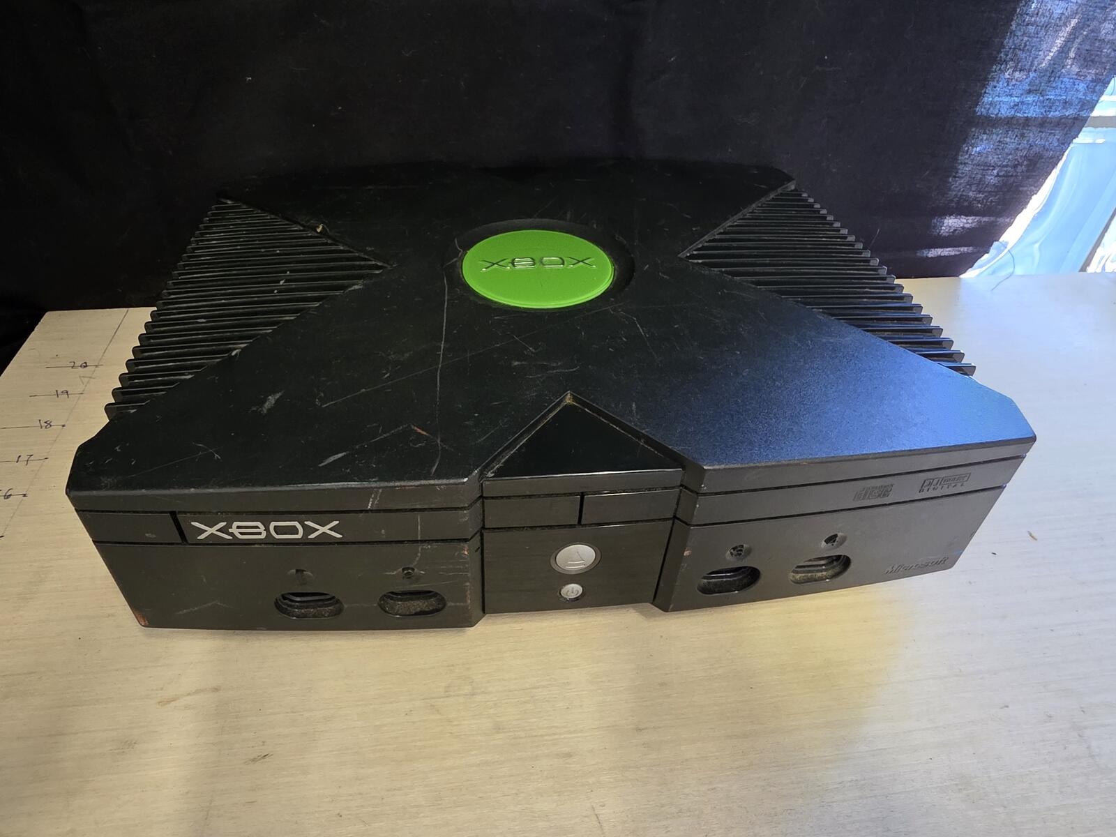 Microsoft Xbox Console with 1 controller and NCAA Football 2007 & DVD playback