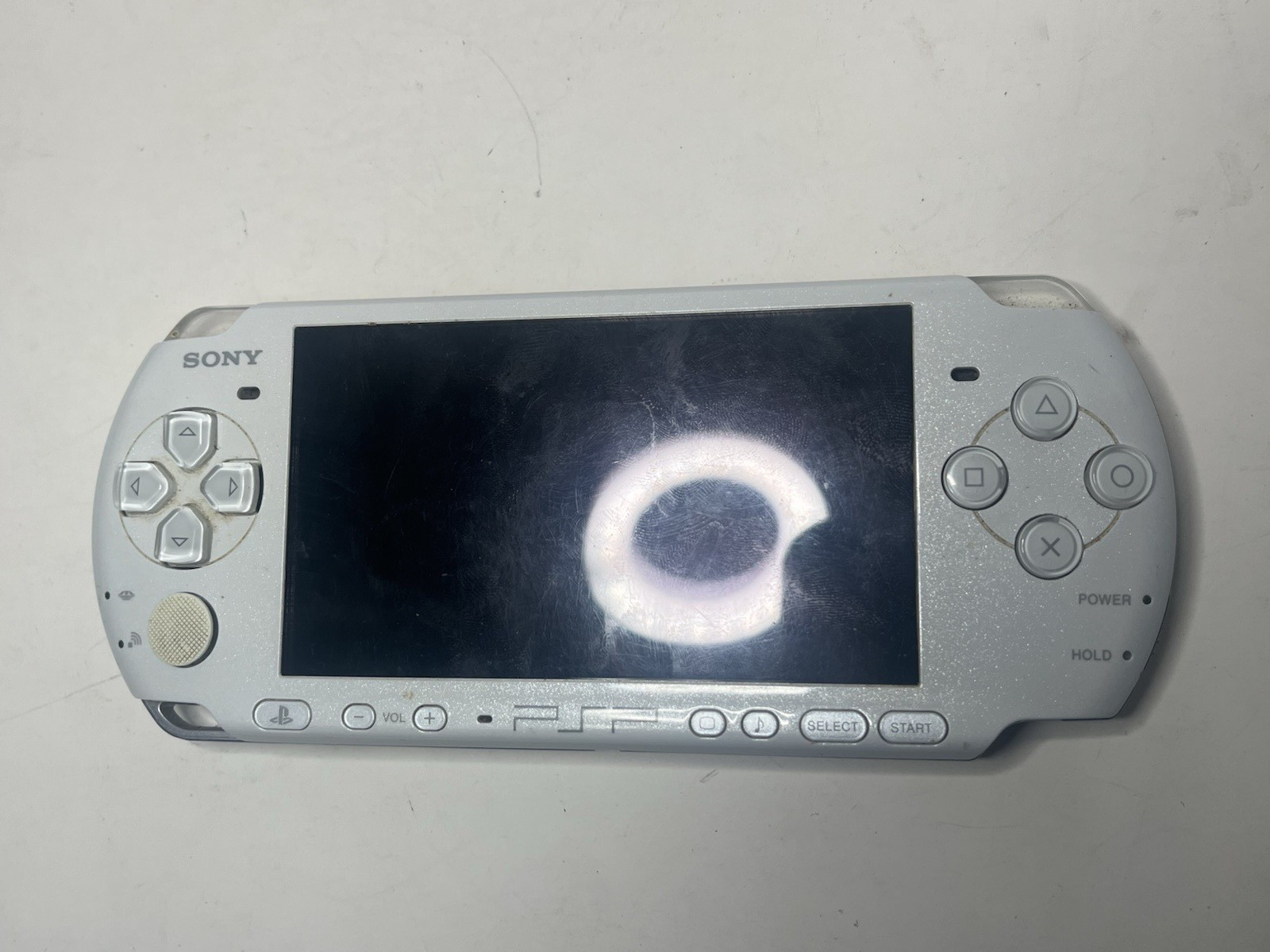 Sony PSP 3001 White Handheld System For Parts/Repair – Not Working