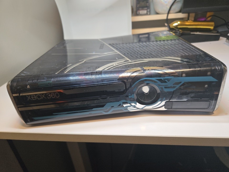 Xbox 360 Halo 4 Limited Edition Console 320GB Model 1439