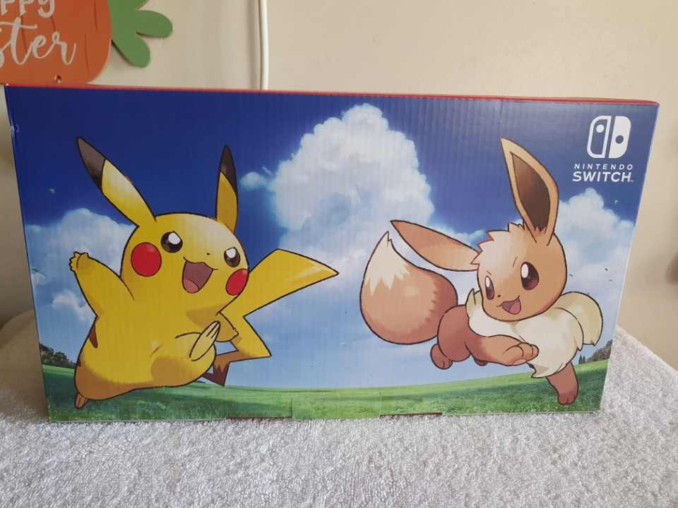 Nintendo Switch Pokemon Console Let’s Go Pikachu! + Poke Ball Plus Edition