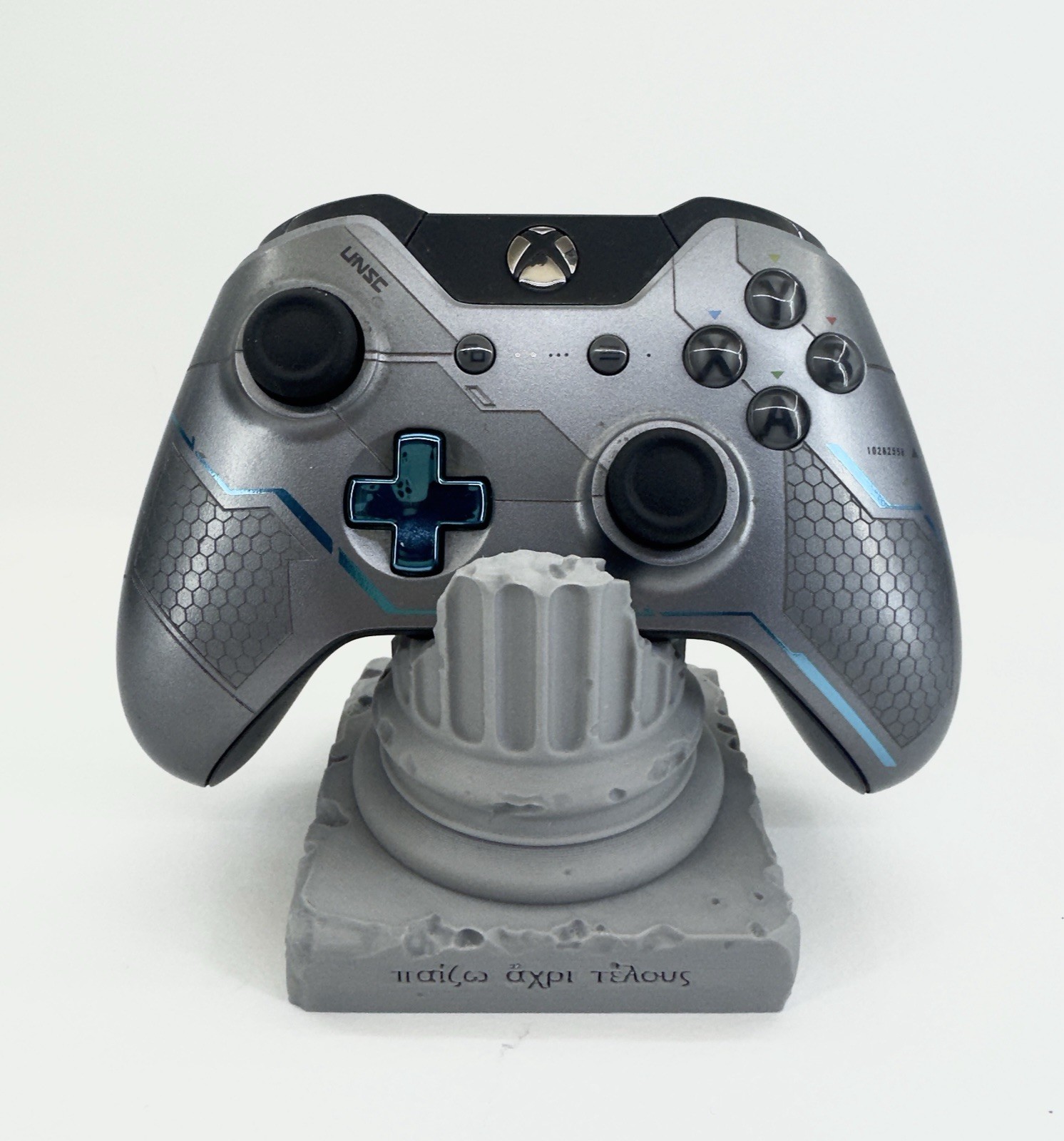 Xbox One 1TB Halo 5 Guardians Limited Edition Console + Original Controller