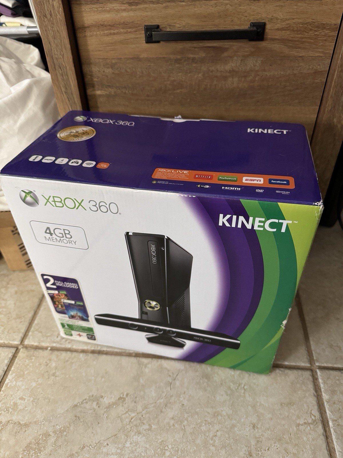 Microsoft Xbox 360 Kinect 4GB Wi-Fi HDMI Home Console Bundle 2 Games Black
