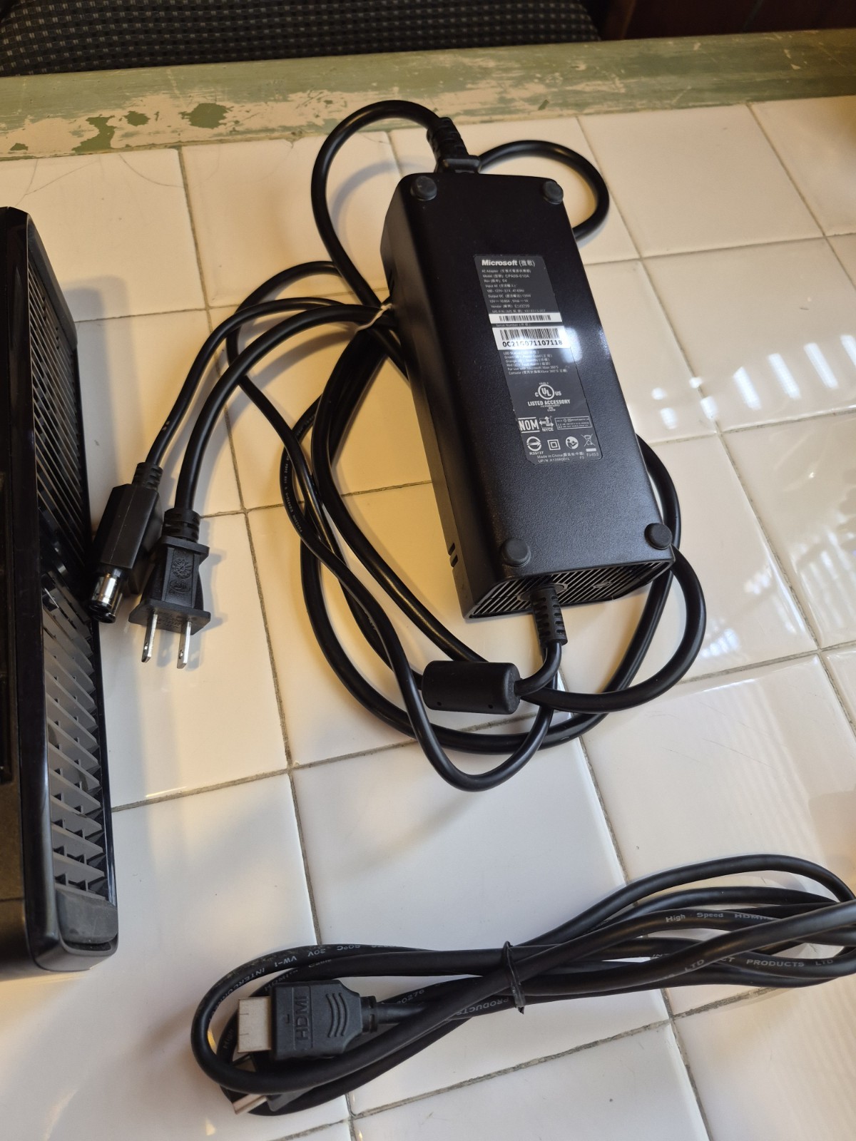xbox 360 S console 250gb model#1439.. games,2 controllers,all cords,kinect+more