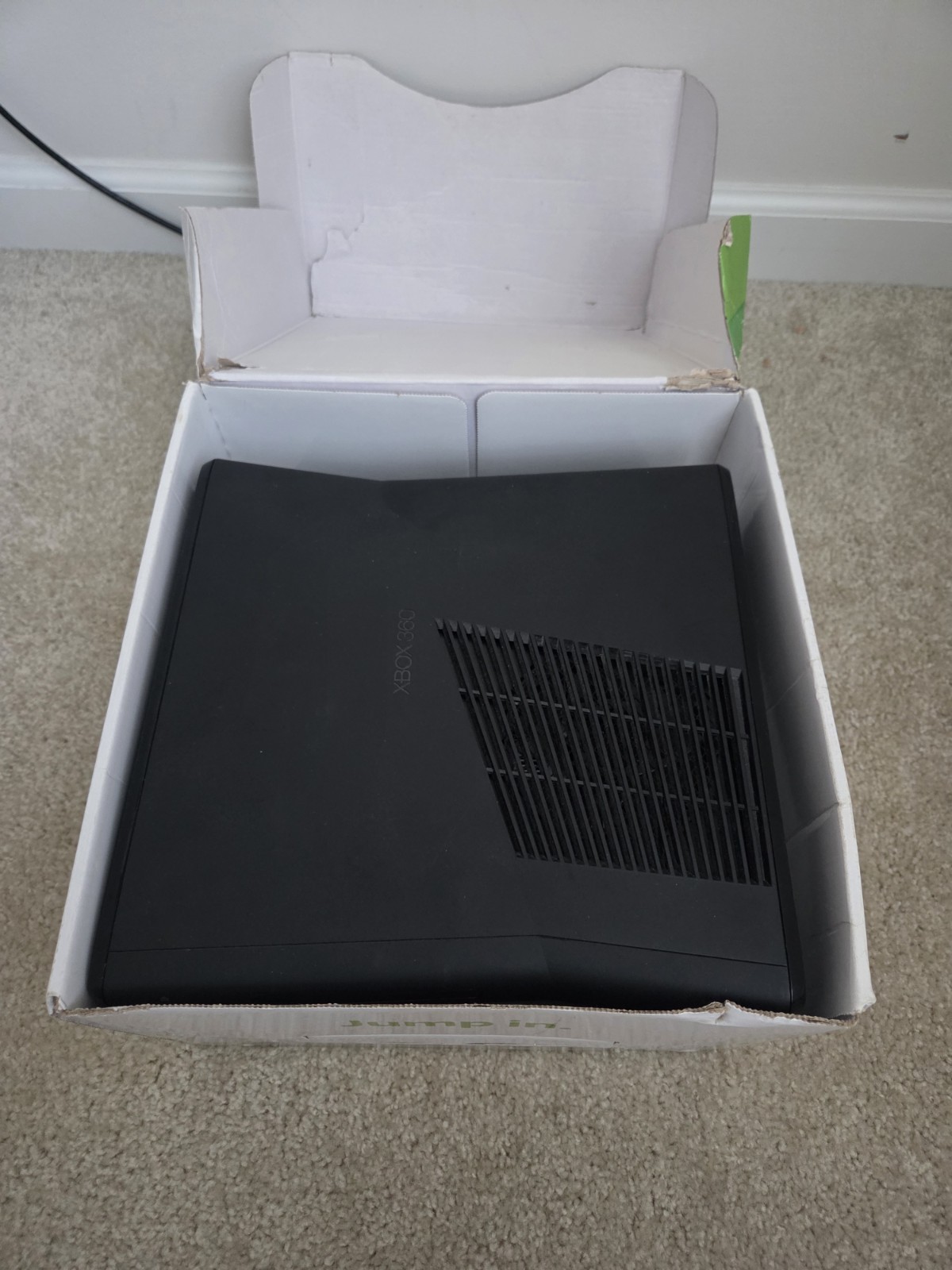 Microsoft Xbox 360 S 4GB Black Original Box Smooth Disc Inserts