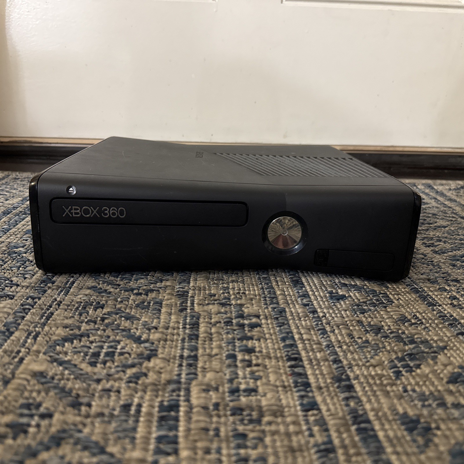 Microsoft Xbox 360 S 500GB + 1 Controller & Cables Tested Working