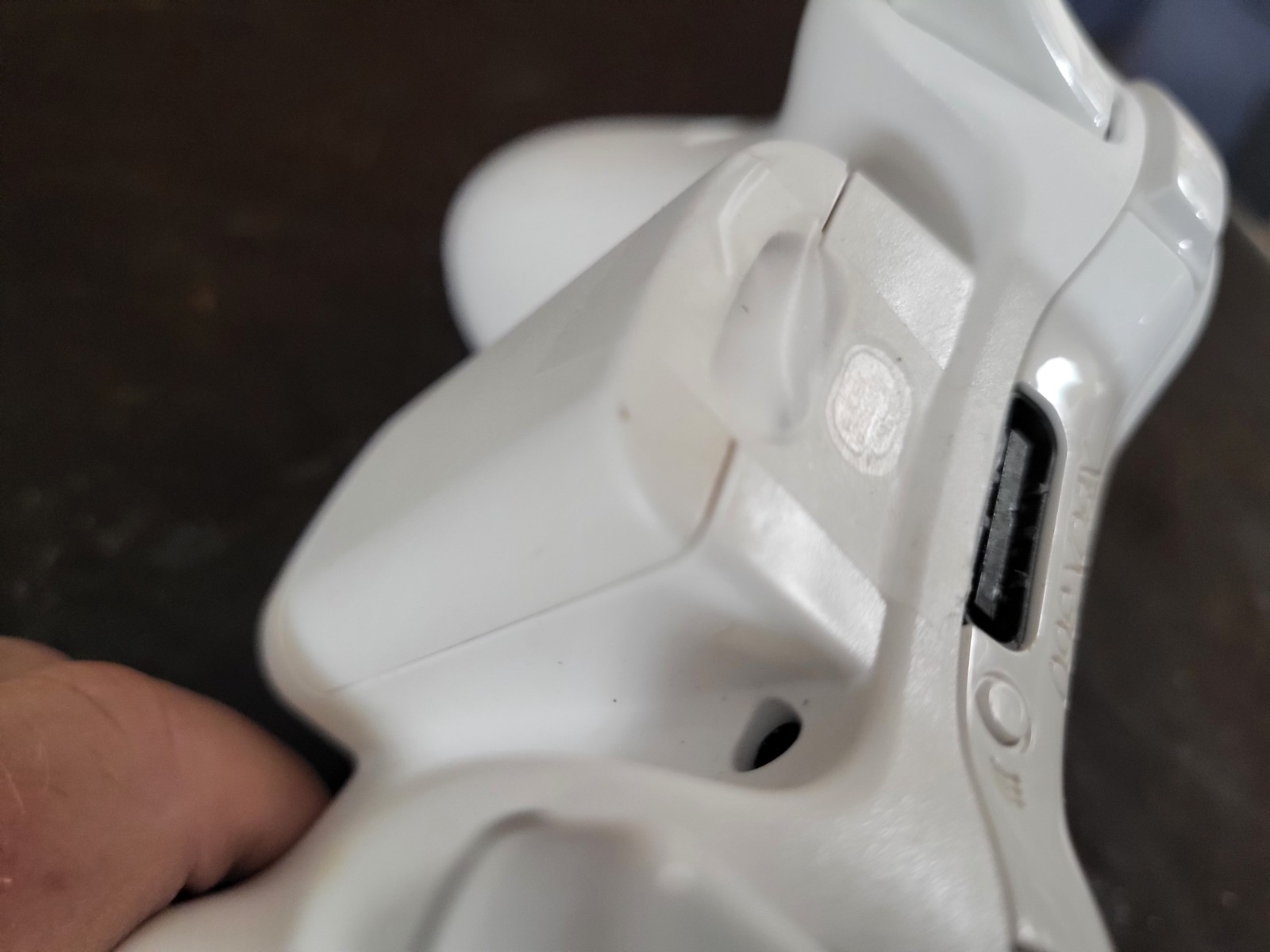 Microsoft Xbox 360 Bundle White 60GB Console W/2 Controllers & All Cords – Works