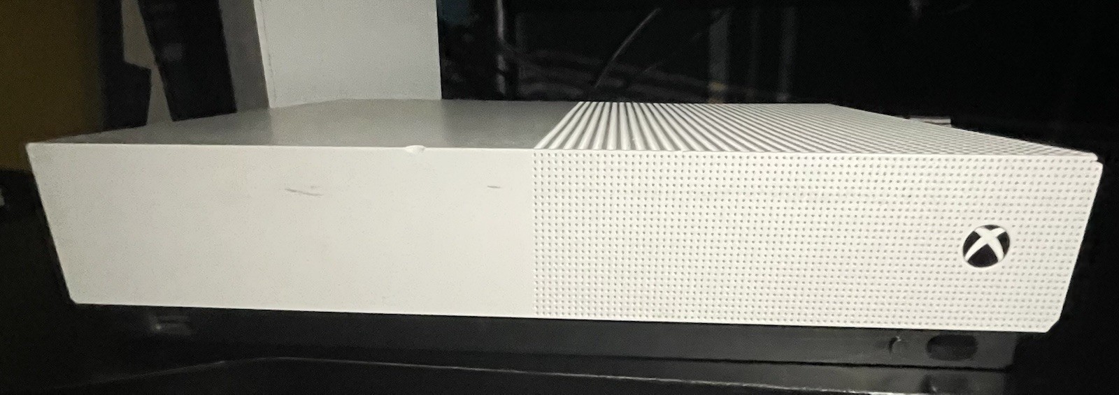 Microsoft Xbox One S 1TB White Home Console 4K UHD Wi-Fi HDMI (MPN 1681)