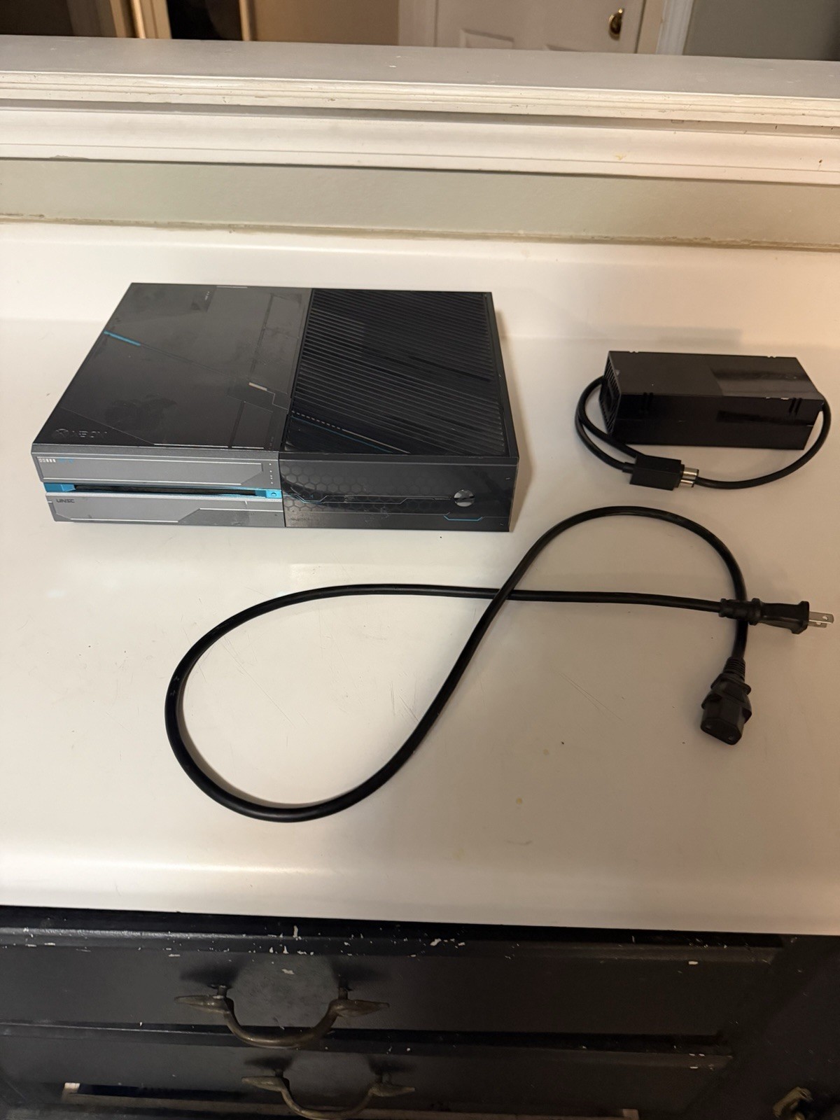 Microsoft Xbox One 1TB Console – Halo 5 Guardians Limited Edition
