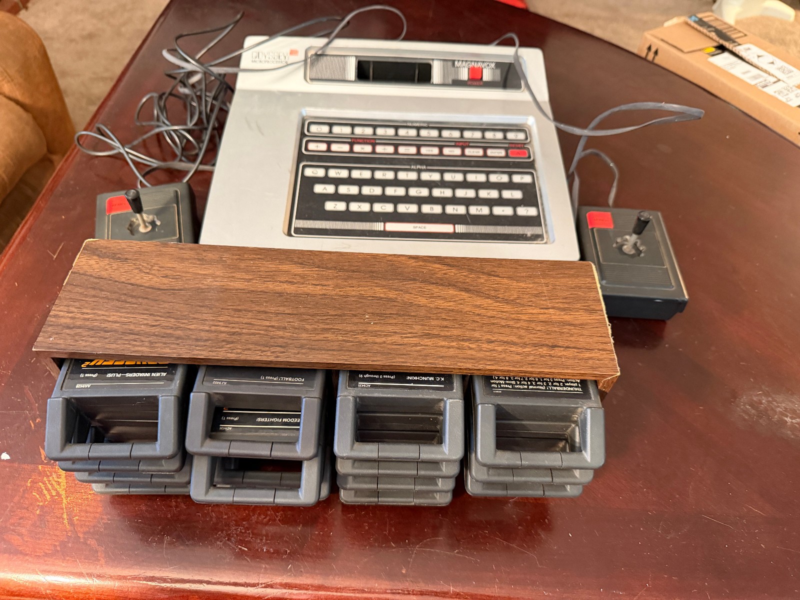 VTG 1978 Magnavox Odyssey 2 Console Video Game 2 Controllers 15 Games Untested