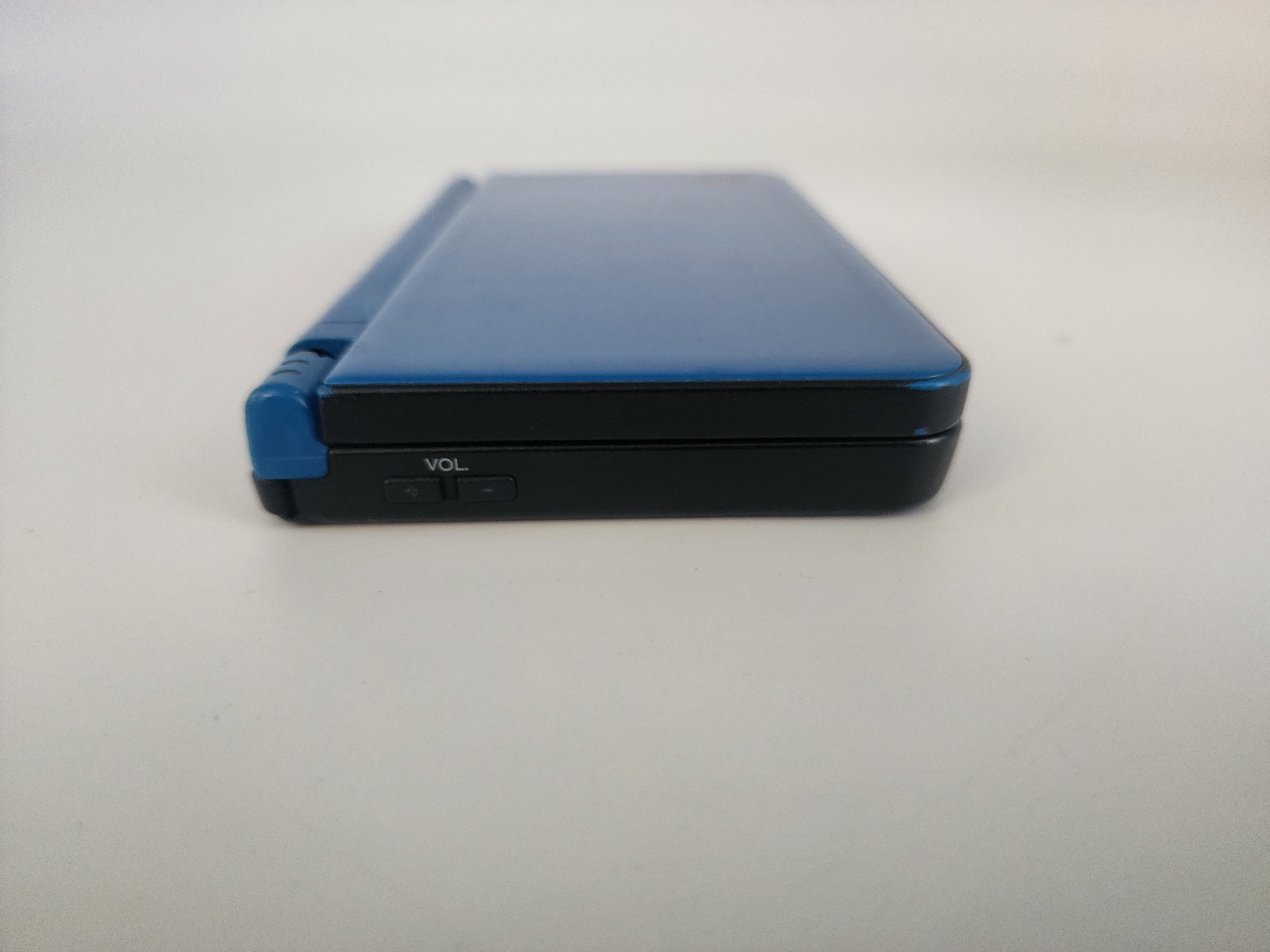 Nintendo DSi XL Handheld System Midnight Blue For Parts/Repair