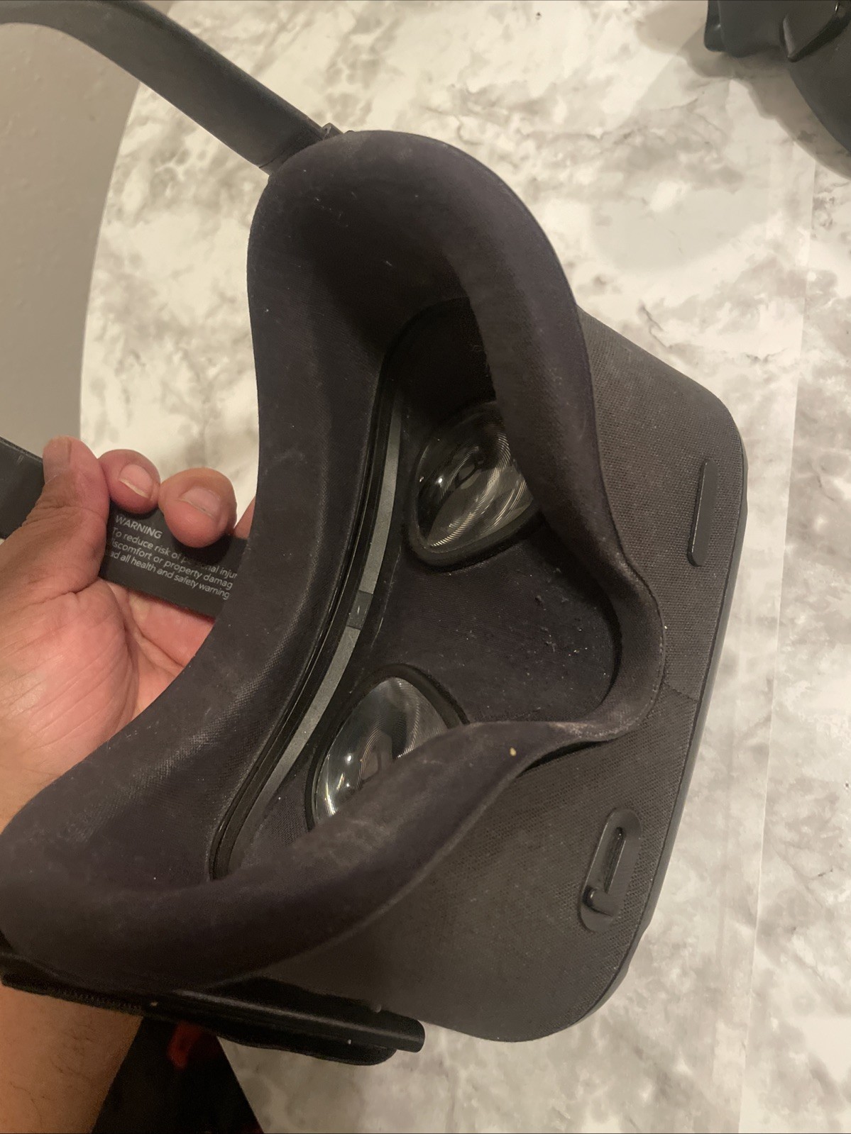 As Is Oculus Quest VR Headset PARTS ONLY UNTESTED Read Description