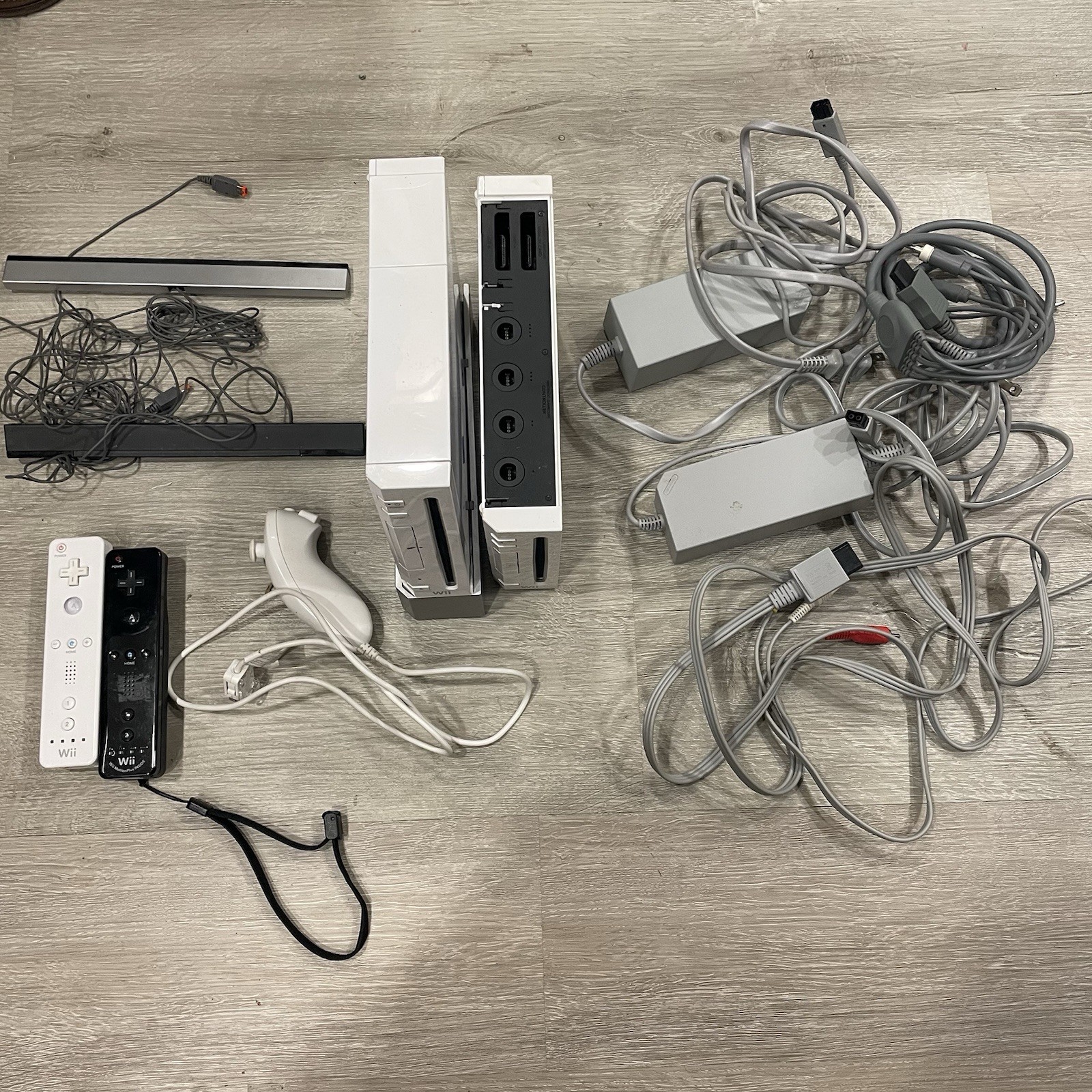 Nintendo Lot 3 Consoles. 2 Wii- 1 GameCube-3 Remotes- UNTESTED