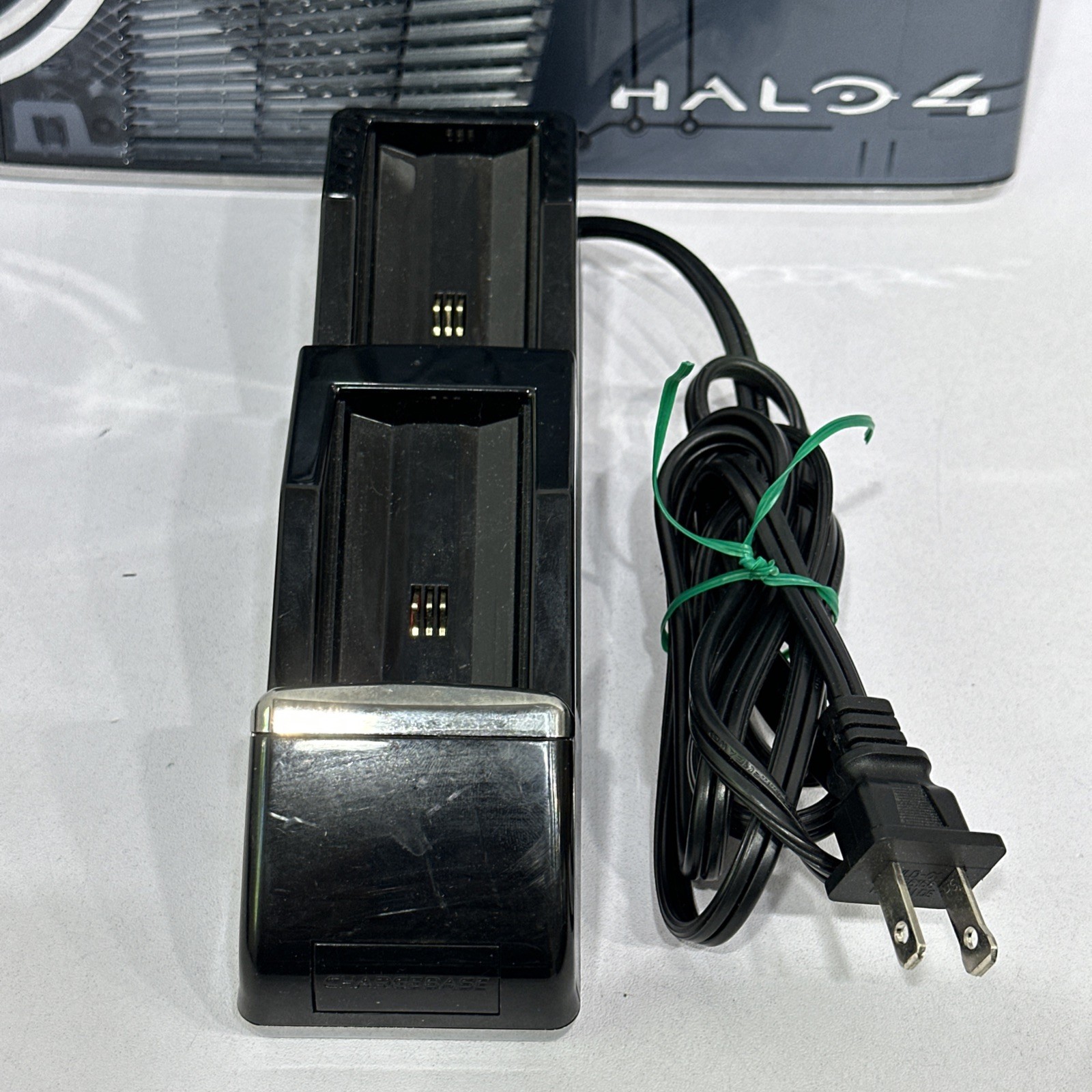 320GB Halo 4 Limited Edition Xbox 360 Console 2 Controller WORKING