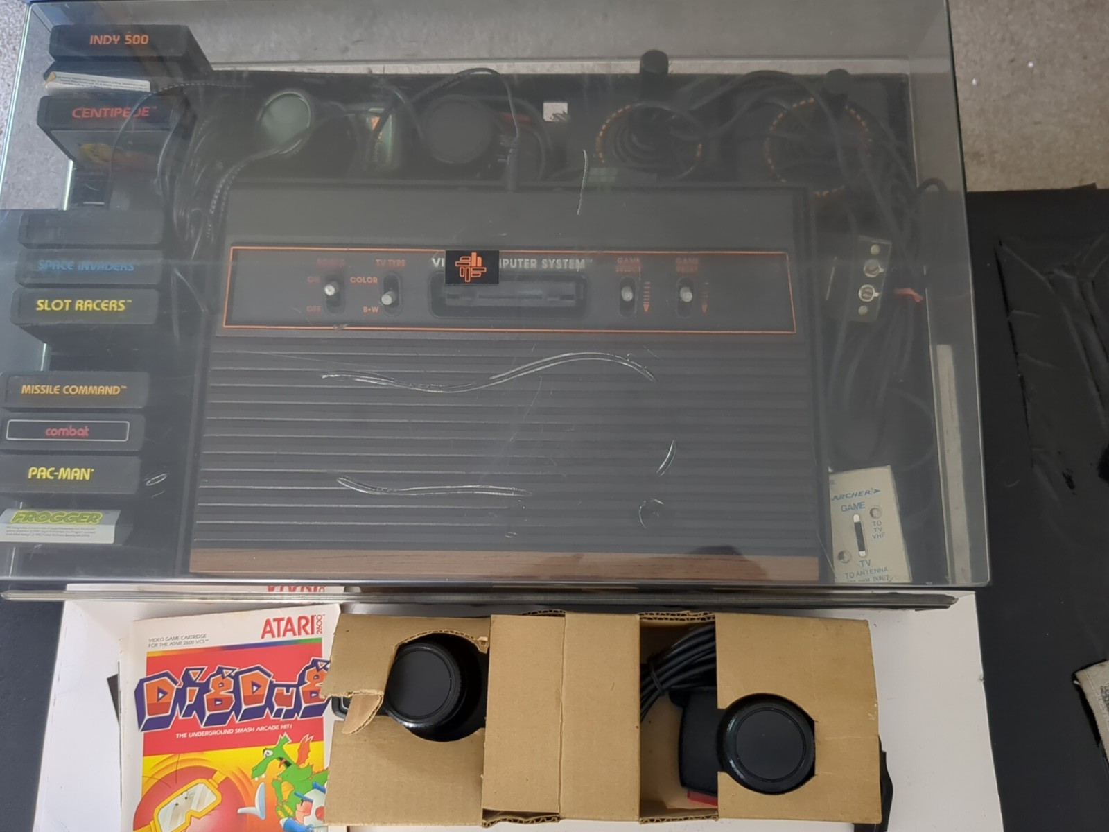 Vintage Atari 2600 Video Computer System Console Game Center lot in Cabinet Case