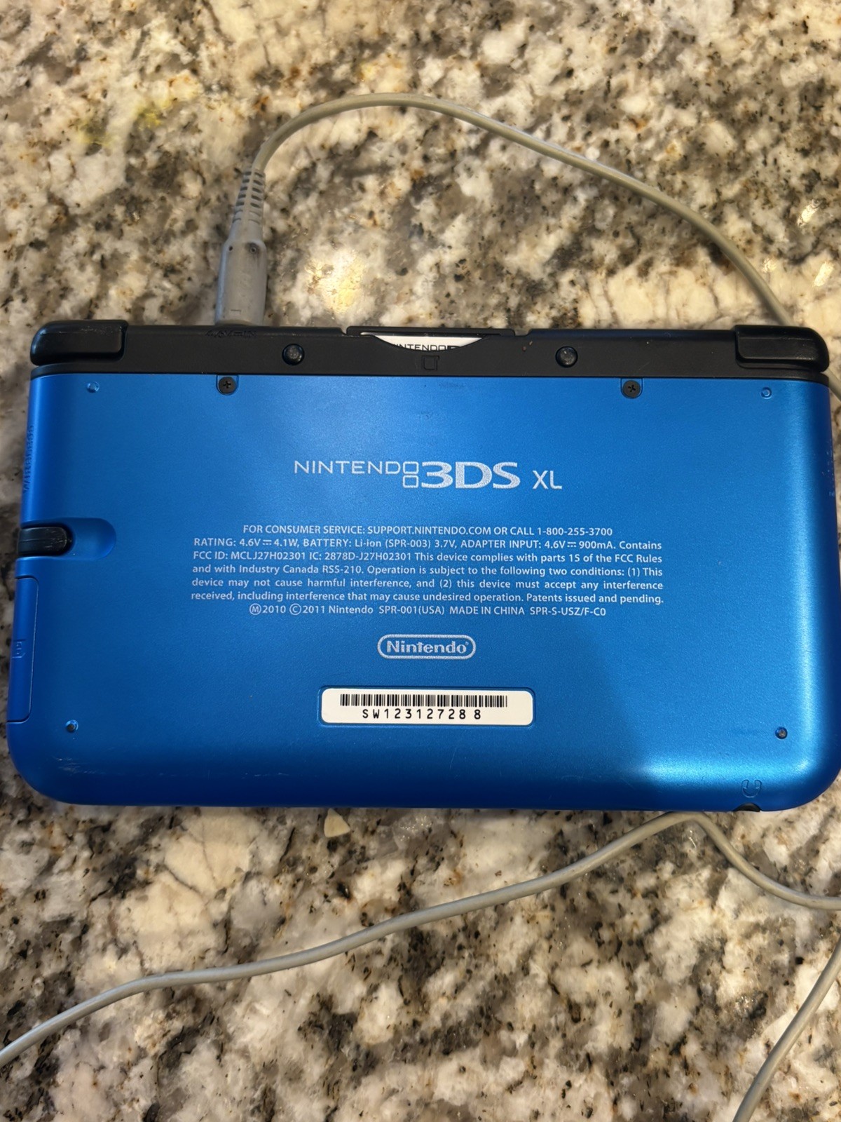 Nintendo 3DS XL Blue/Black Handheld Console 4GB Wi-Fi NTSC-U/C SPR-001 Bundle