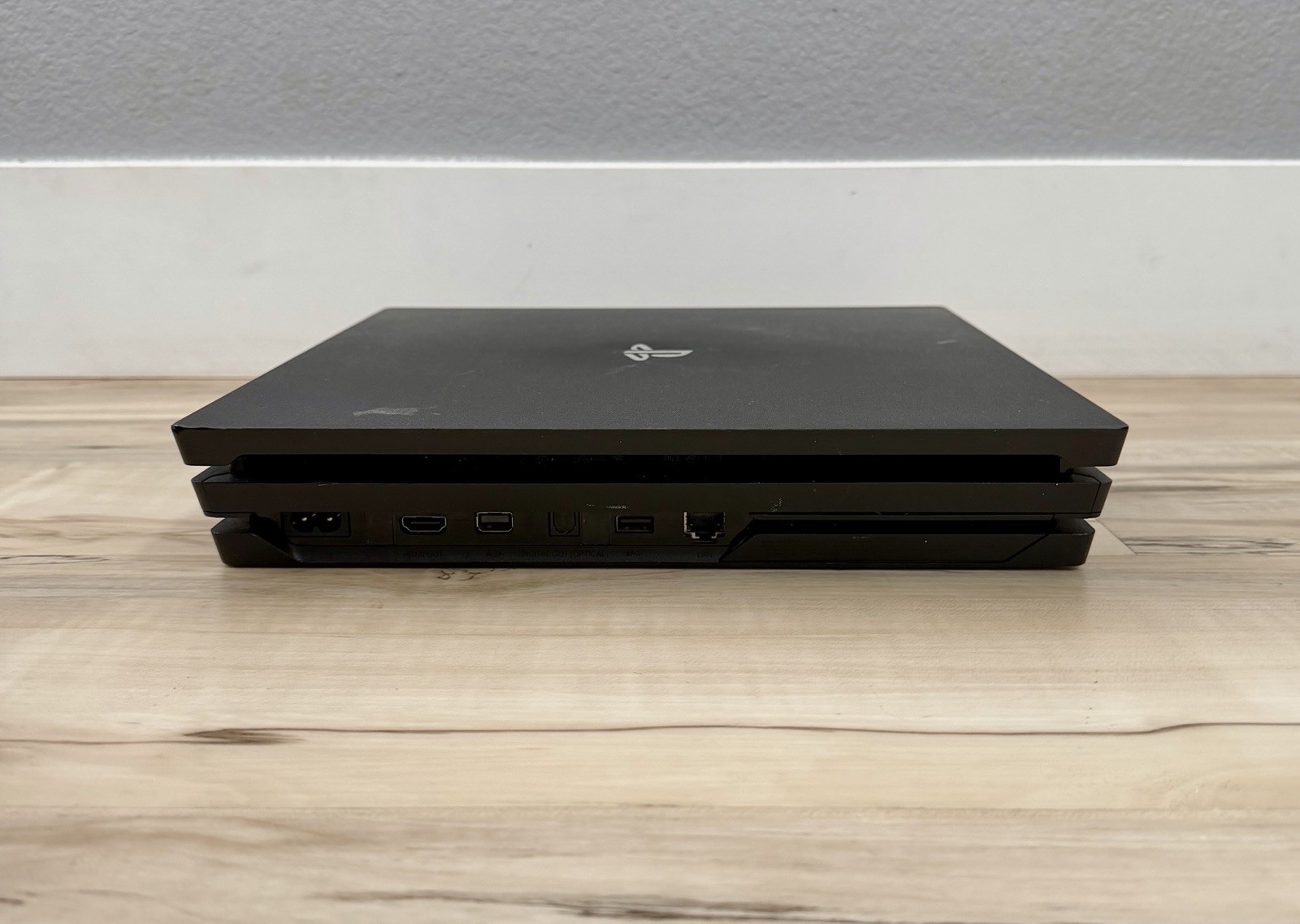 Sony PlayStation 4 Pro 1TB Console Bundle Controller + 6 Games – Tested