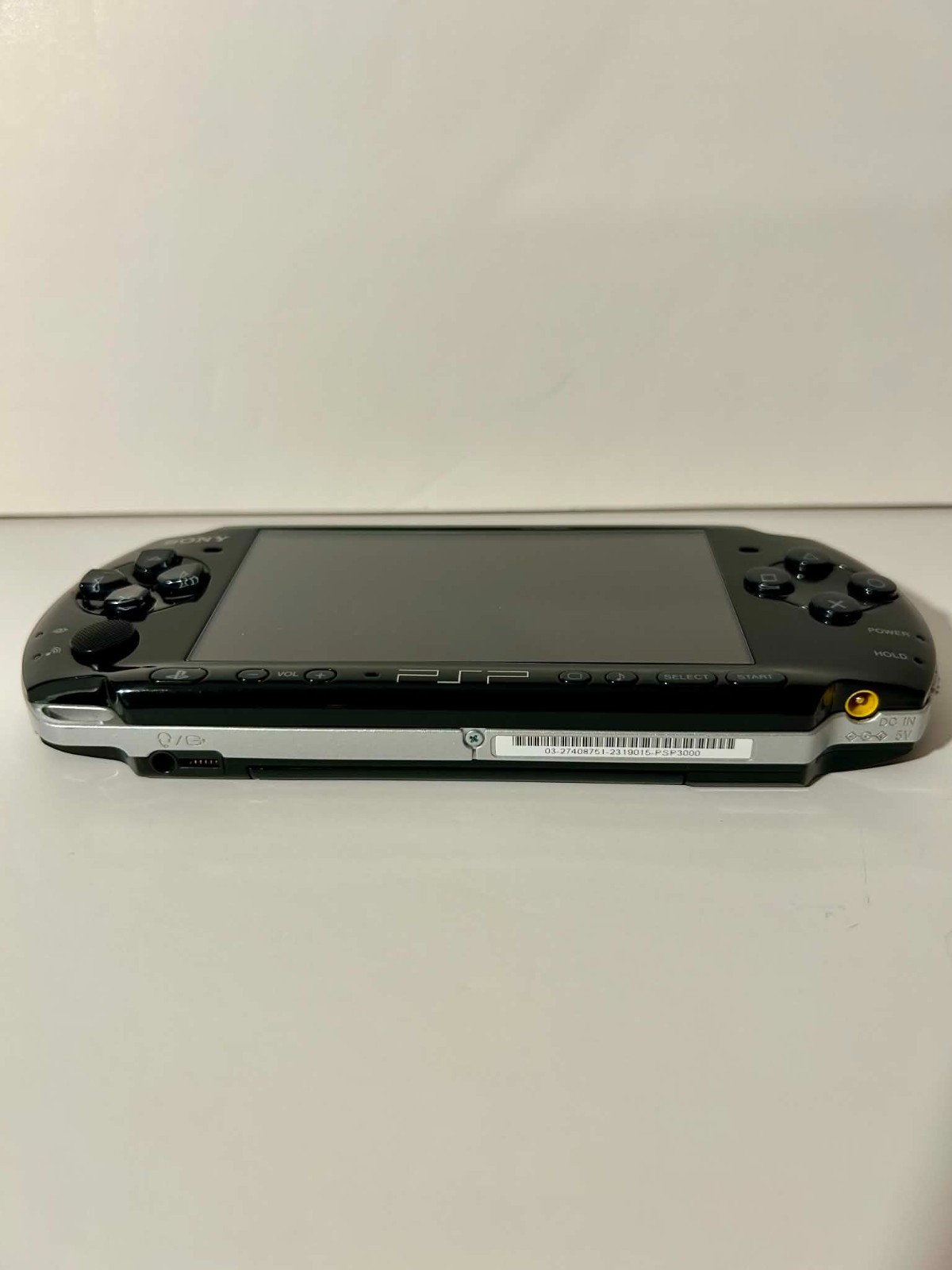 Sony PSP-3000 Black Japanese Region Free Handheld Console w/ Charger & 32GB Card