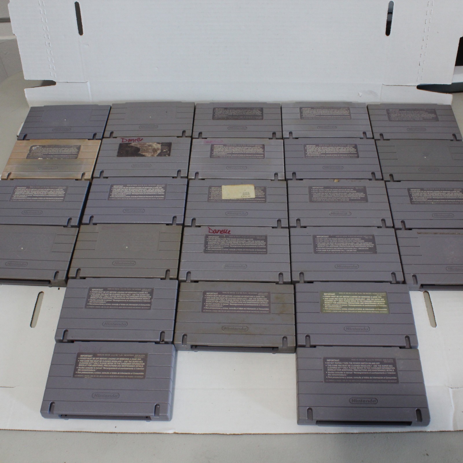 Super Nintendo Jr SNES Mini SNS-101 LOT – 25 Games – Mario – Zelda – Donkey Kong