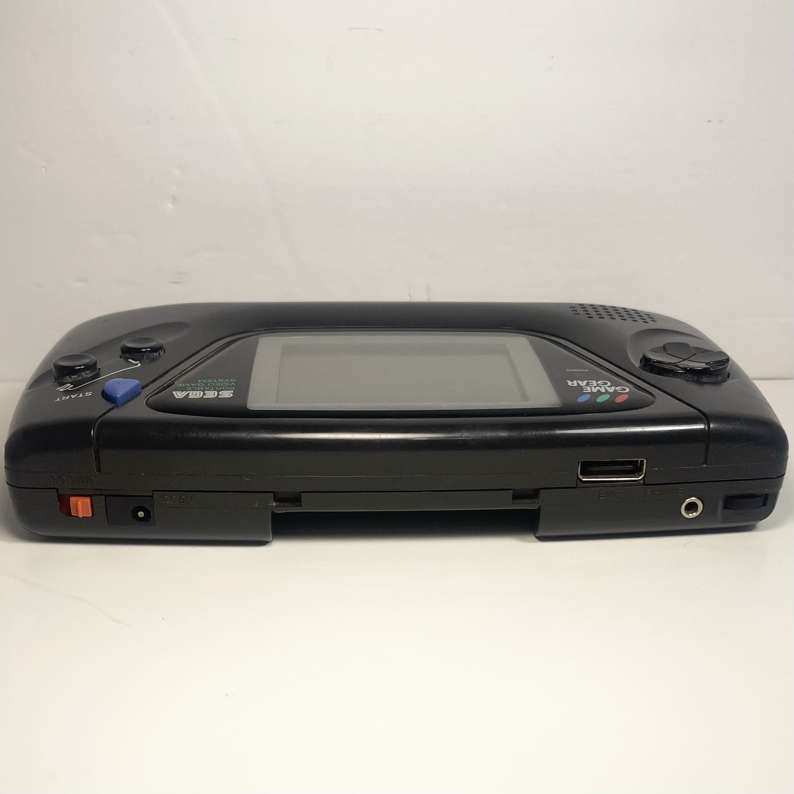 Sega Game Gear Handheld Console Black – FOR REPAIR/PARTS ONLY (Doesn’t Work)