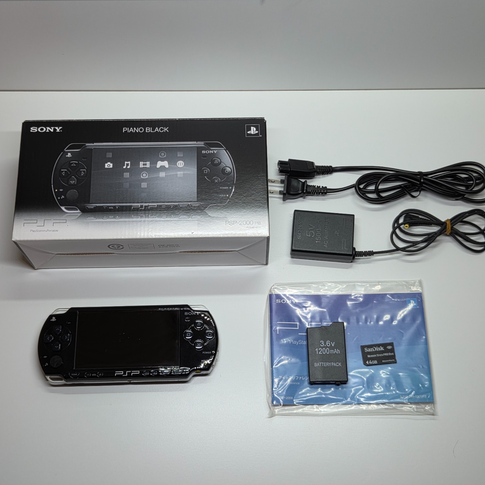 Sony PSP-2000 Piano Black Console Very Good Complete Boxed Tested JP