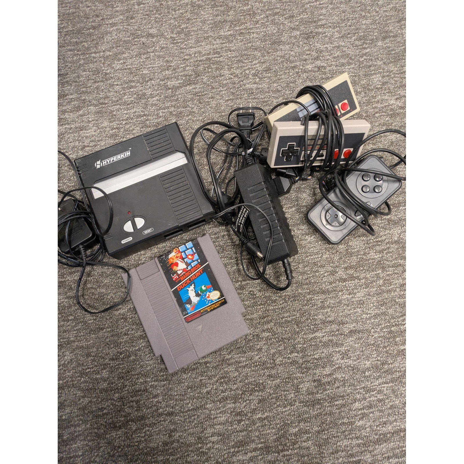 Hyperkin NES Retro Console System Game Controllers w Super Mario UNTESTED