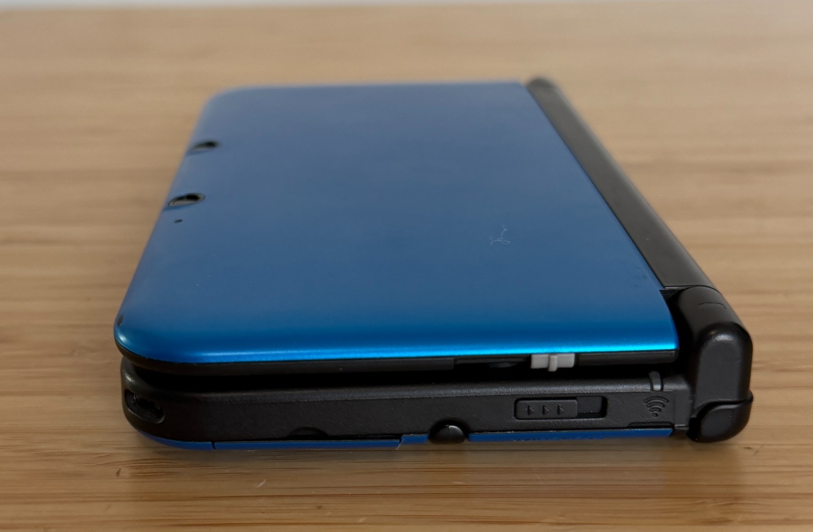 Nintendo 3DS XL Blue Handheld System 4GB (SPR-001) with 4 Games *TESTED* CLEAN!