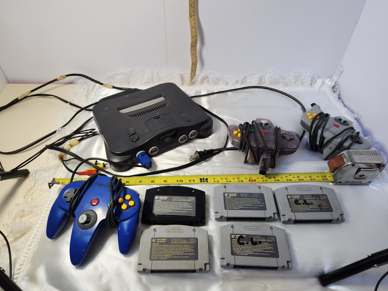 Nintendo 64 Console Bundle Three Remotes Mario Party 1,2+ Mario Kart DKR+WFNM