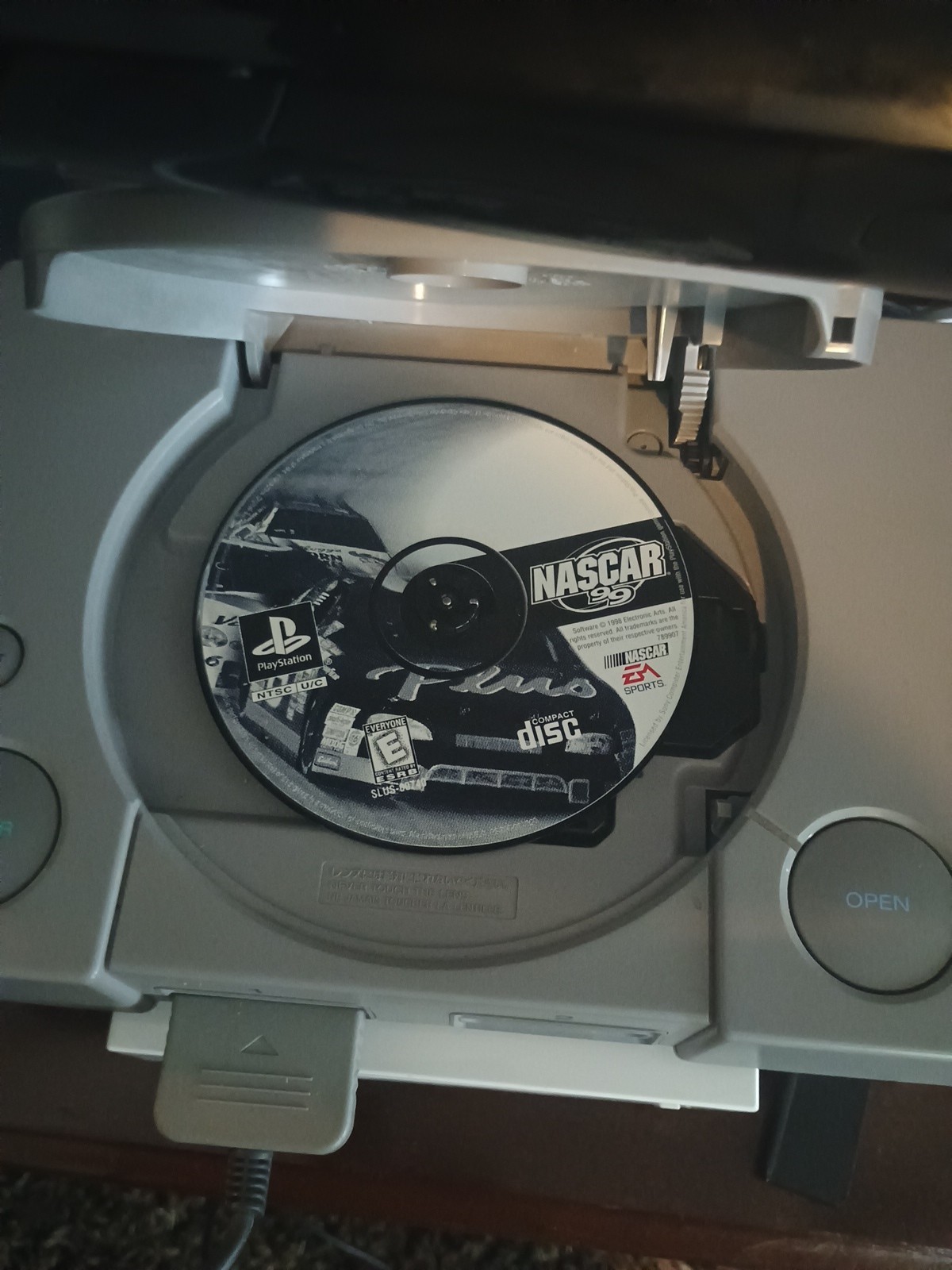 Sony PlayStation Launch Edition Gray Console (SCPH-9001) With Game & Controller