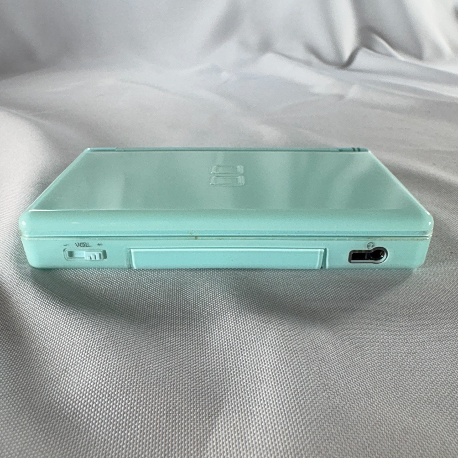 Nintendo DS Lite Ice Blue Handheld System – Doesn’t Read Games