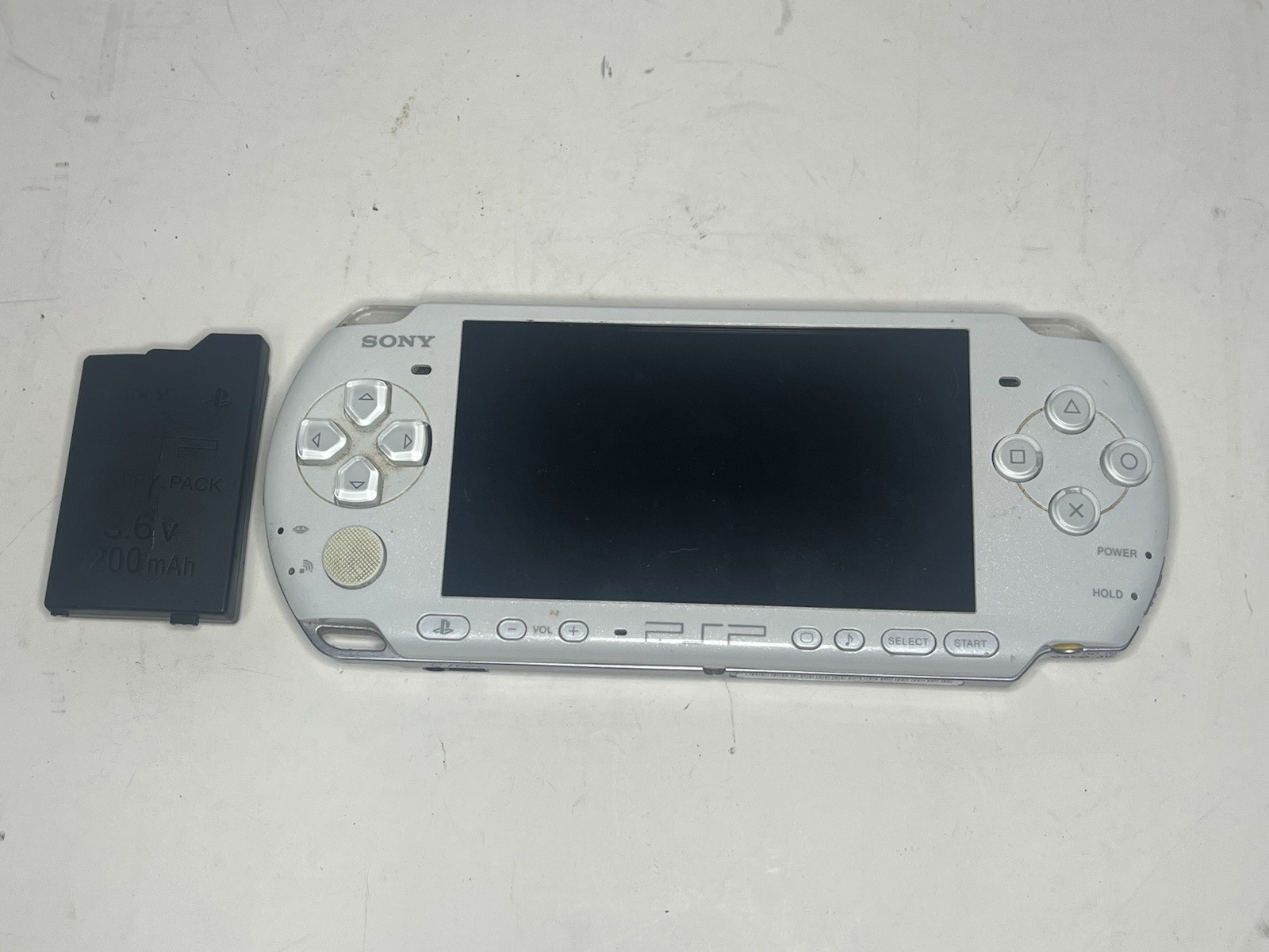 Sony PSP 3001 White Handheld System For Parts/Repair – Not Working