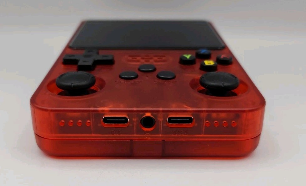 RK3326 Quad Core ARM 64bit Cortex-A35 CPU up to 1.5GHz Game Console Red R36S