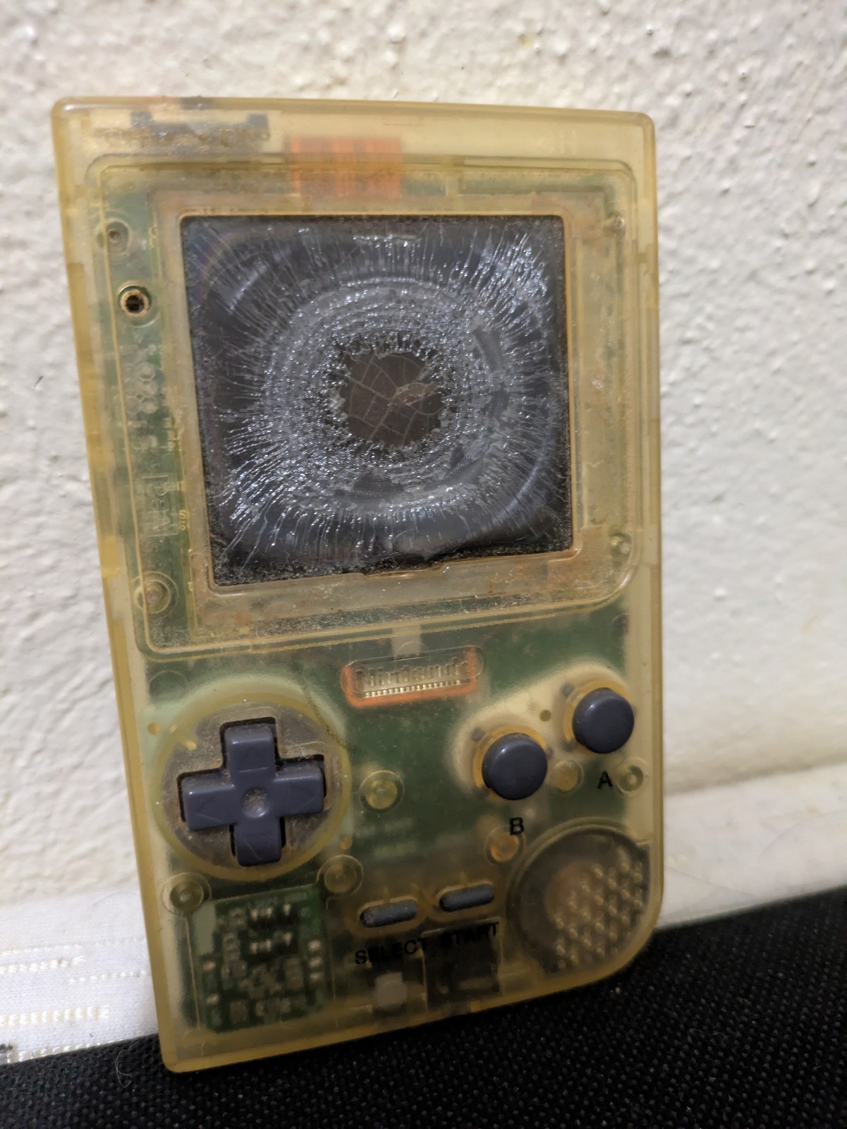 Nintendo Game Boy Color and Pocket lot (GB Color still turns on others untested)