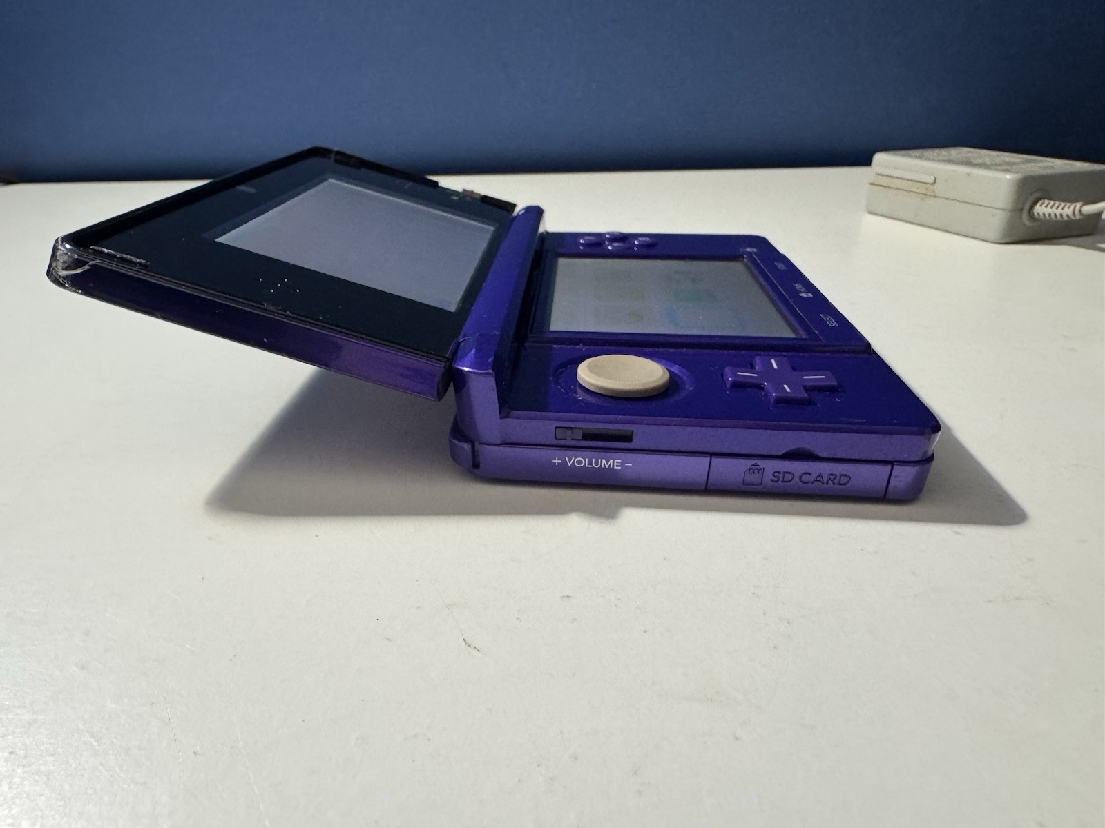 READ Nintendo 3DS Midnight Purple Handheld Game System- Works, No Stylus READ