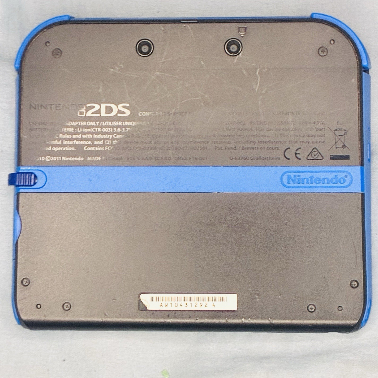 Nintendo 2DS Handheld Console FTR-001 Black/Blue With Game / Replacement Stylus