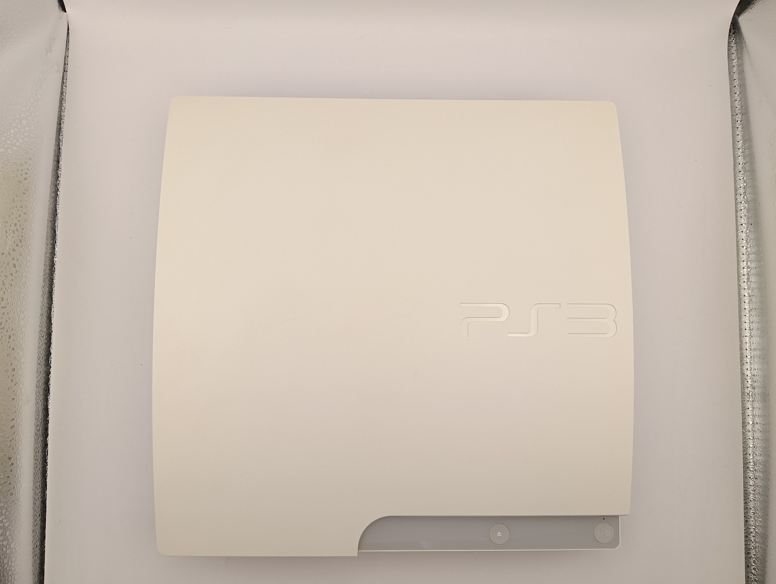 Sony PS3 CECH-2500A White 160GB Console Bundle DualShock 3 Controllers Tested