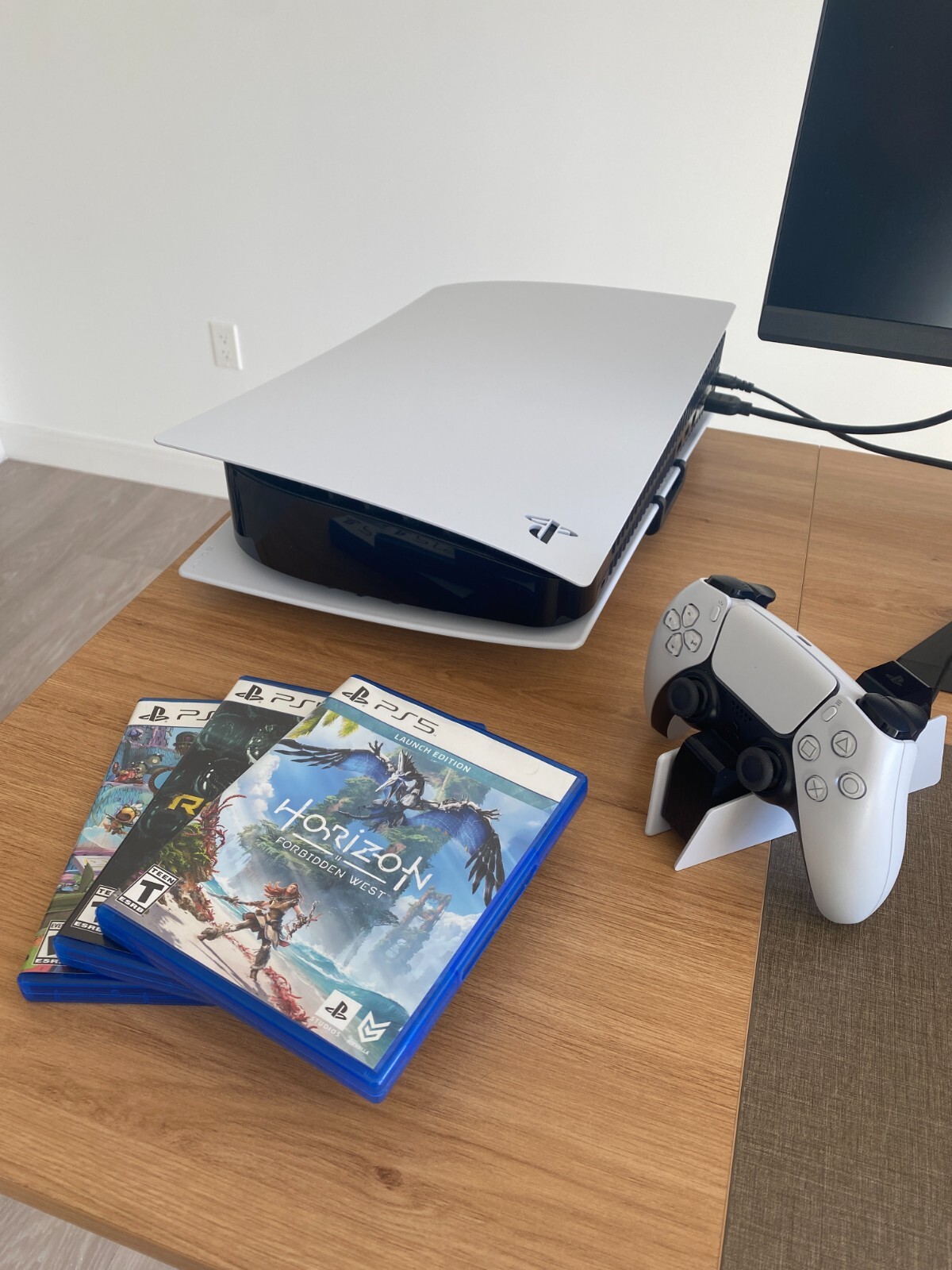 Sony CFI-1215A PS5 Blu-Ray Edition Console – White with some games